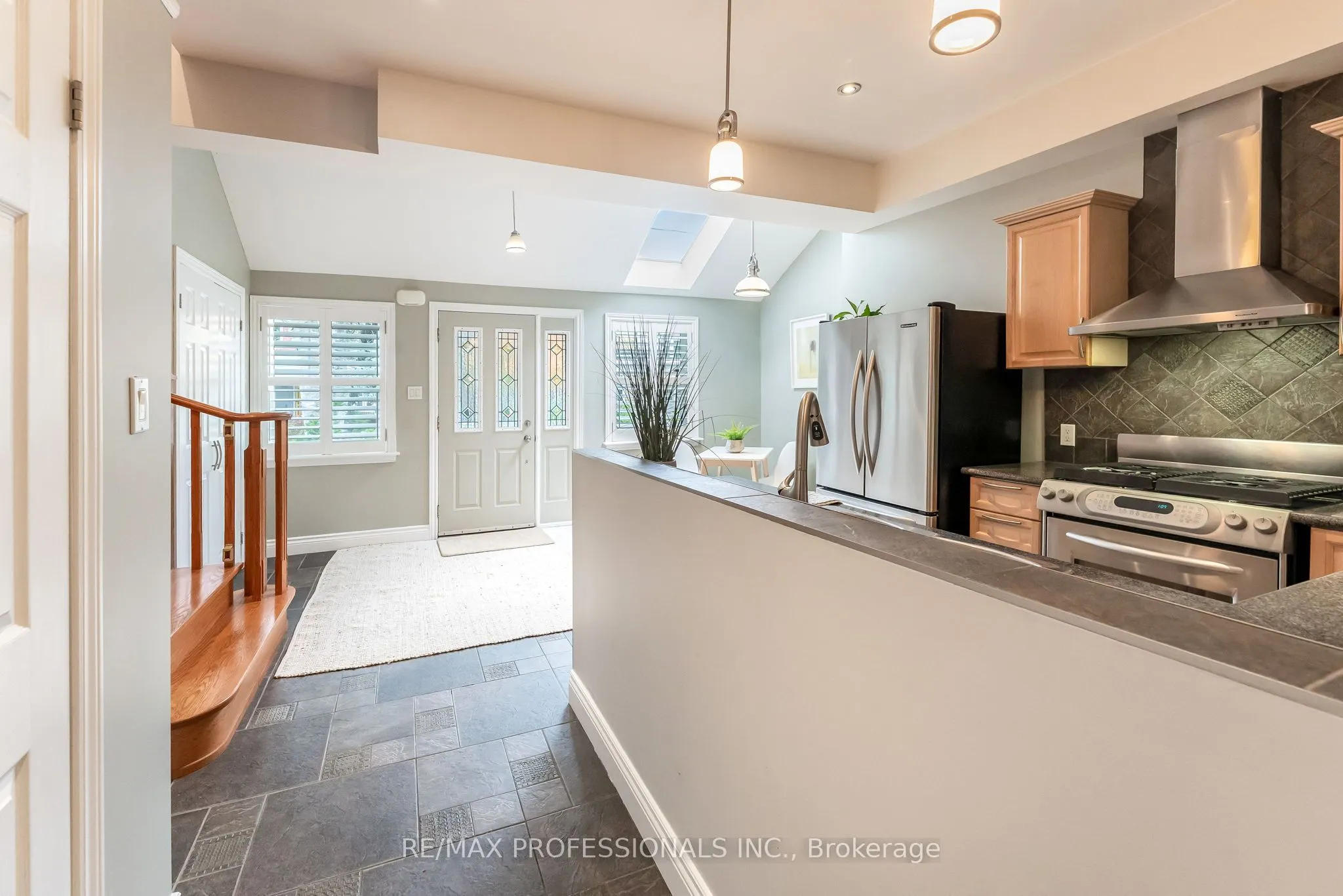 37 Lavinia Avenue