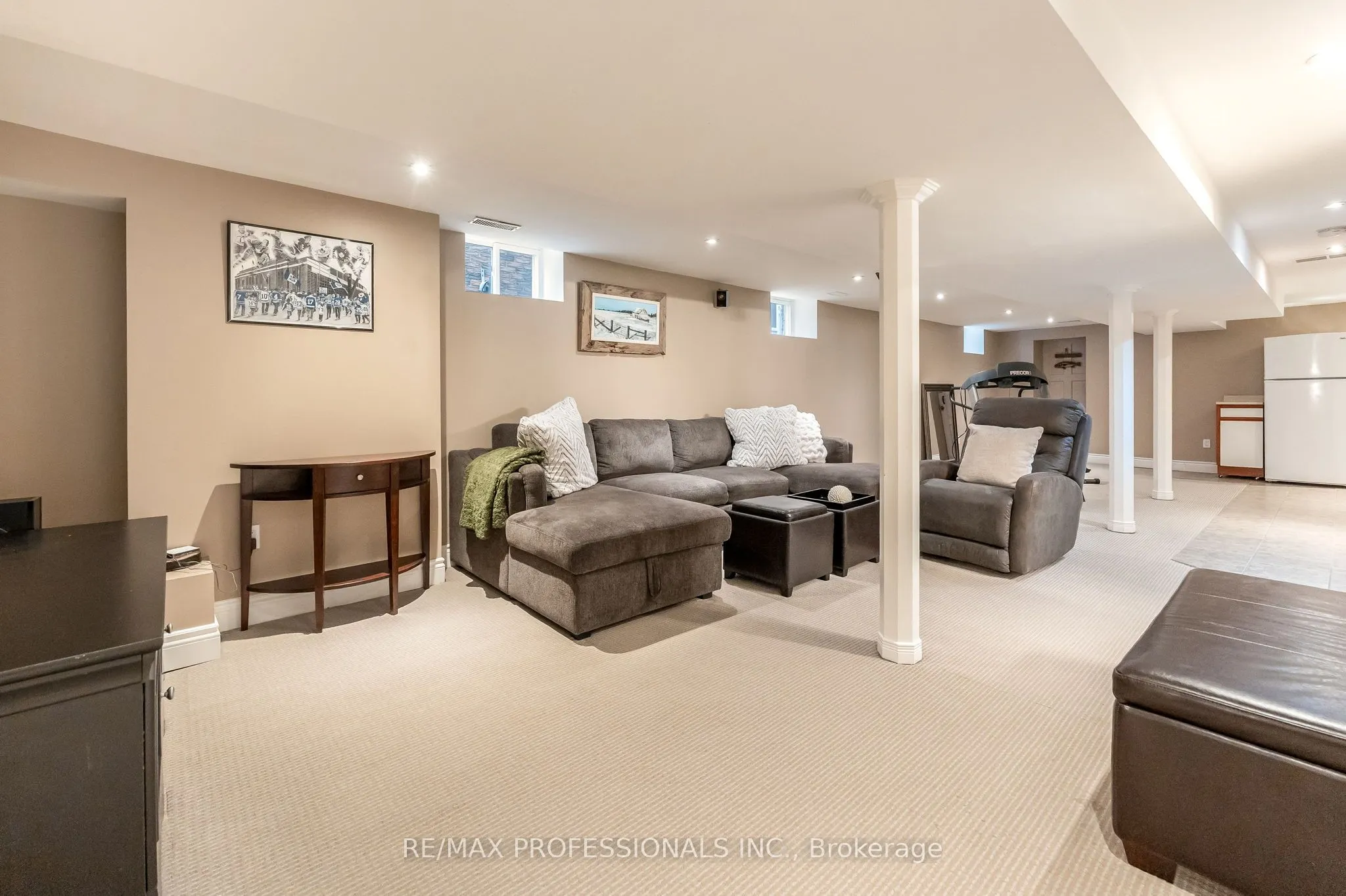 37 Lavinia Avenue