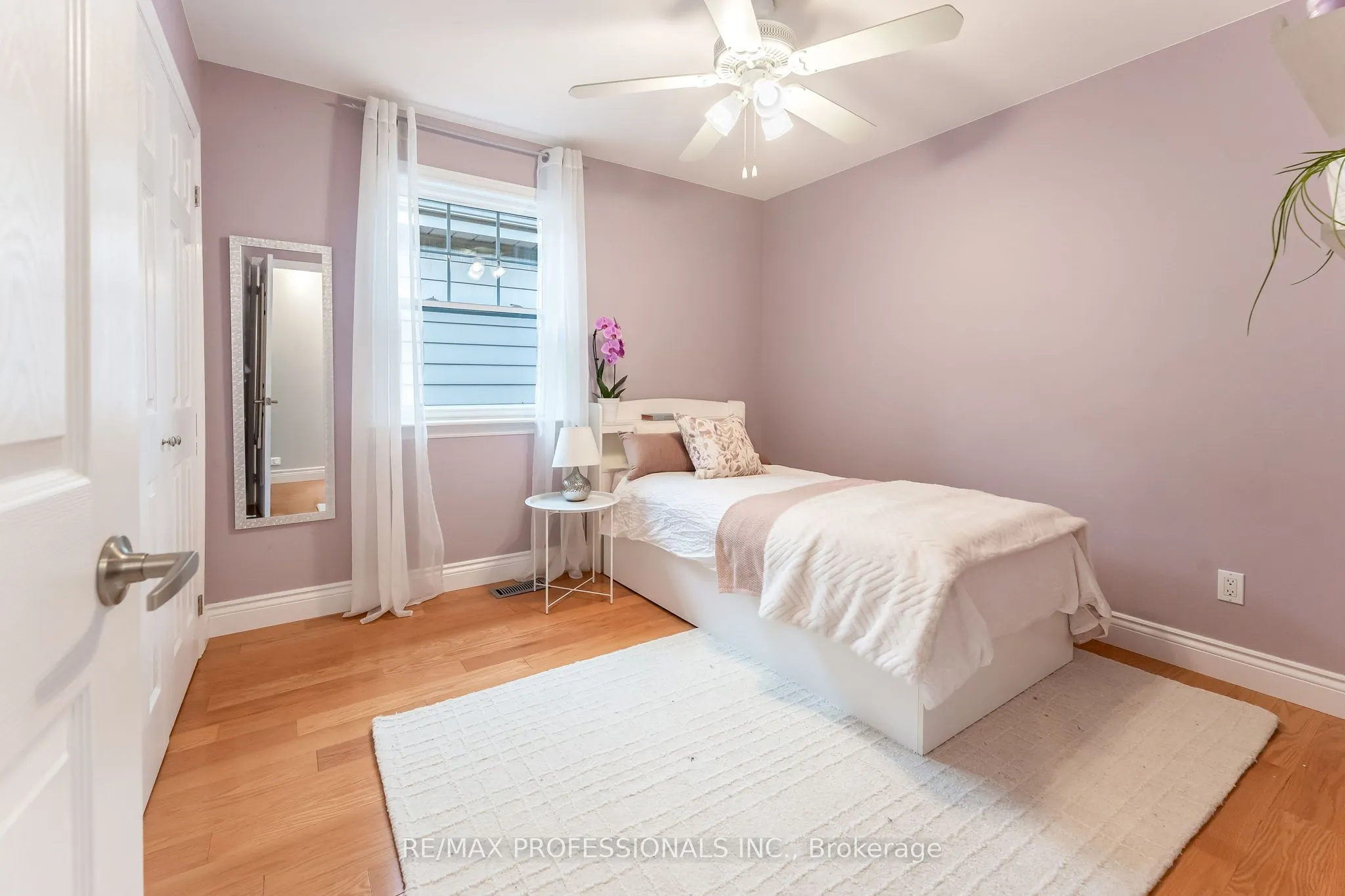 37 Lavinia Avenue