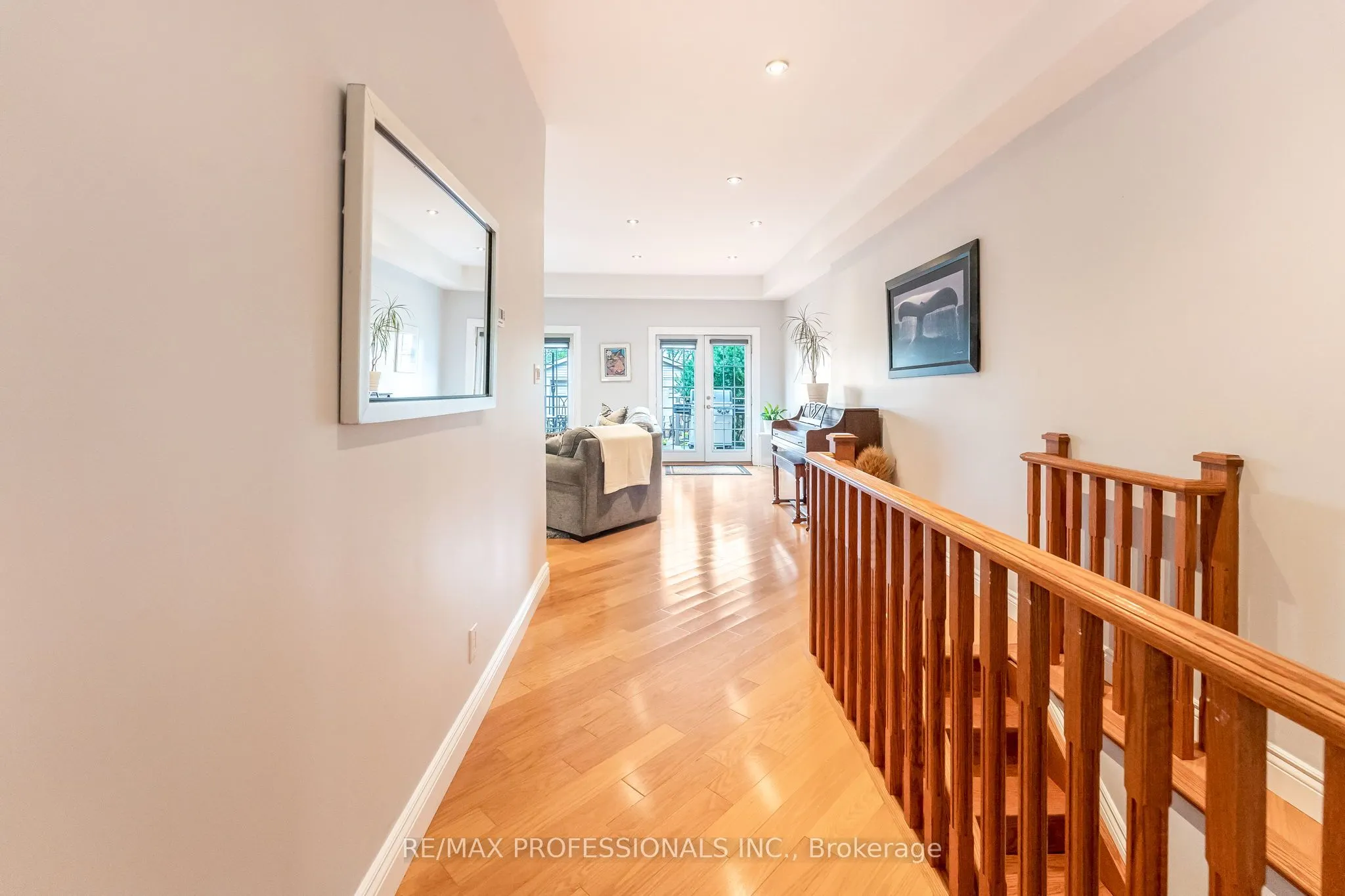 37 Lavinia Avenue