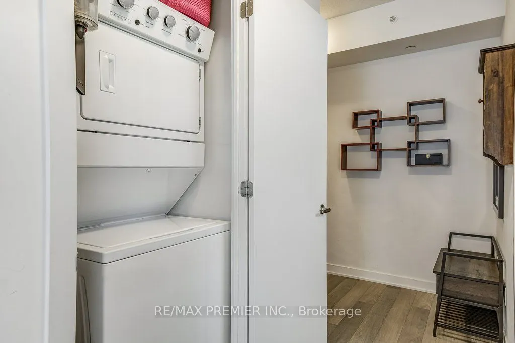 5260 Dundas Street, #C417