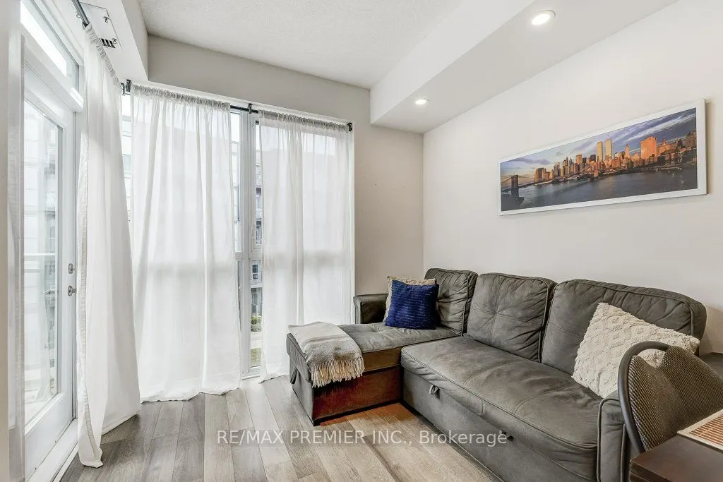 5260 Dundas Street, #C417