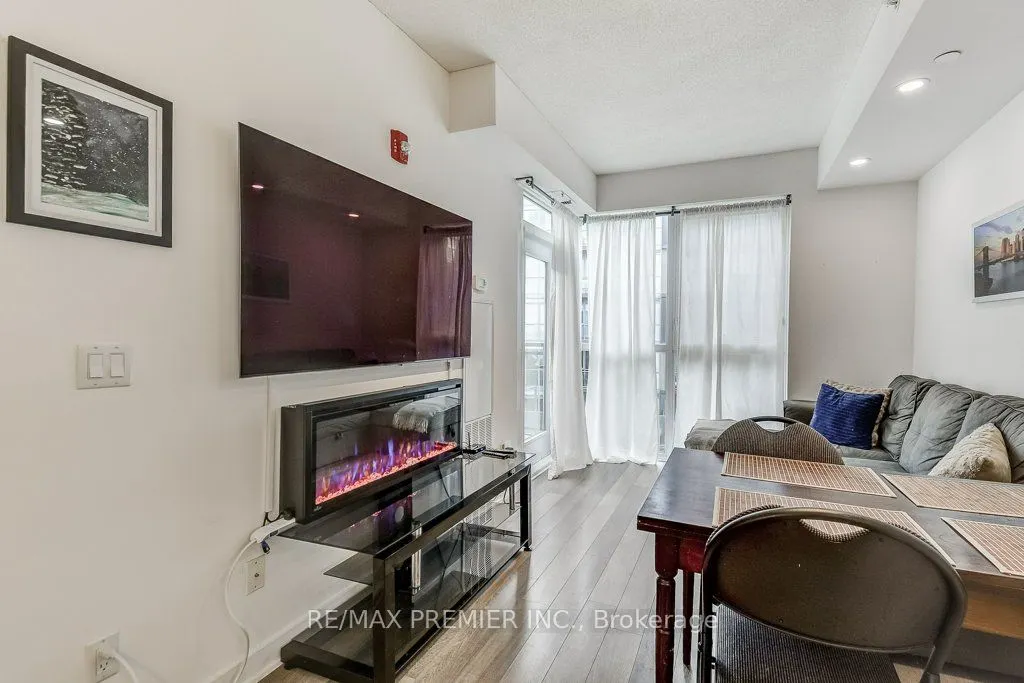 5260 Dundas Street, #C417