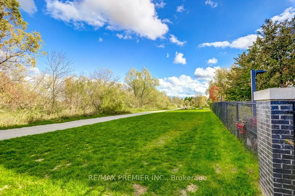 5260 Dundas Street, #C417