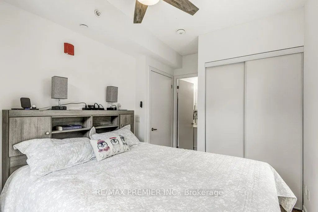 5260 Dundas Street, #C417