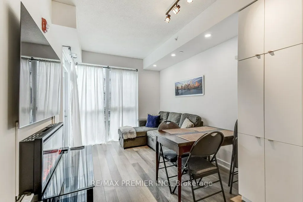 5260 Dundas Street, #C417