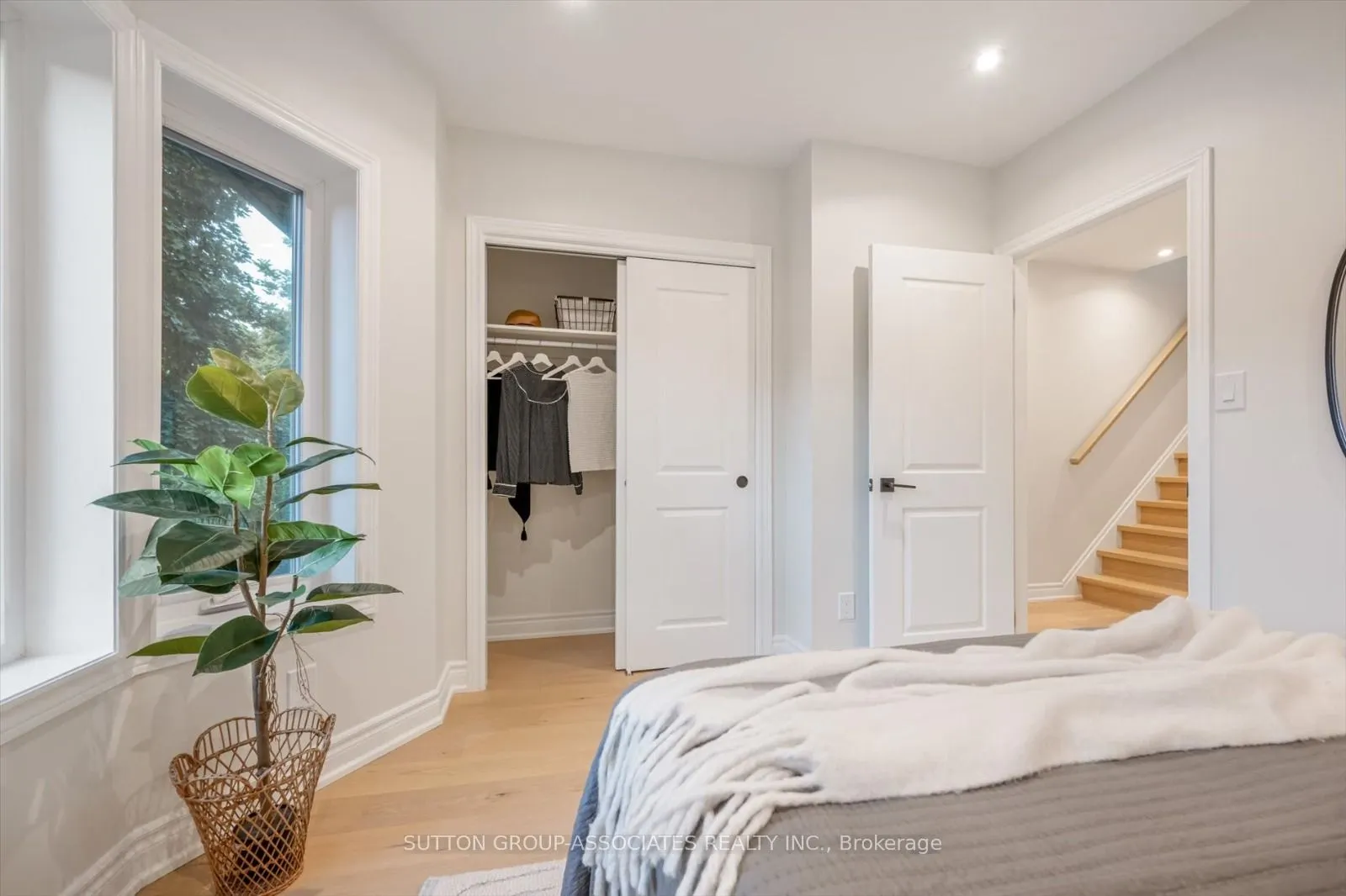 794 Shaw Street, #- Upper