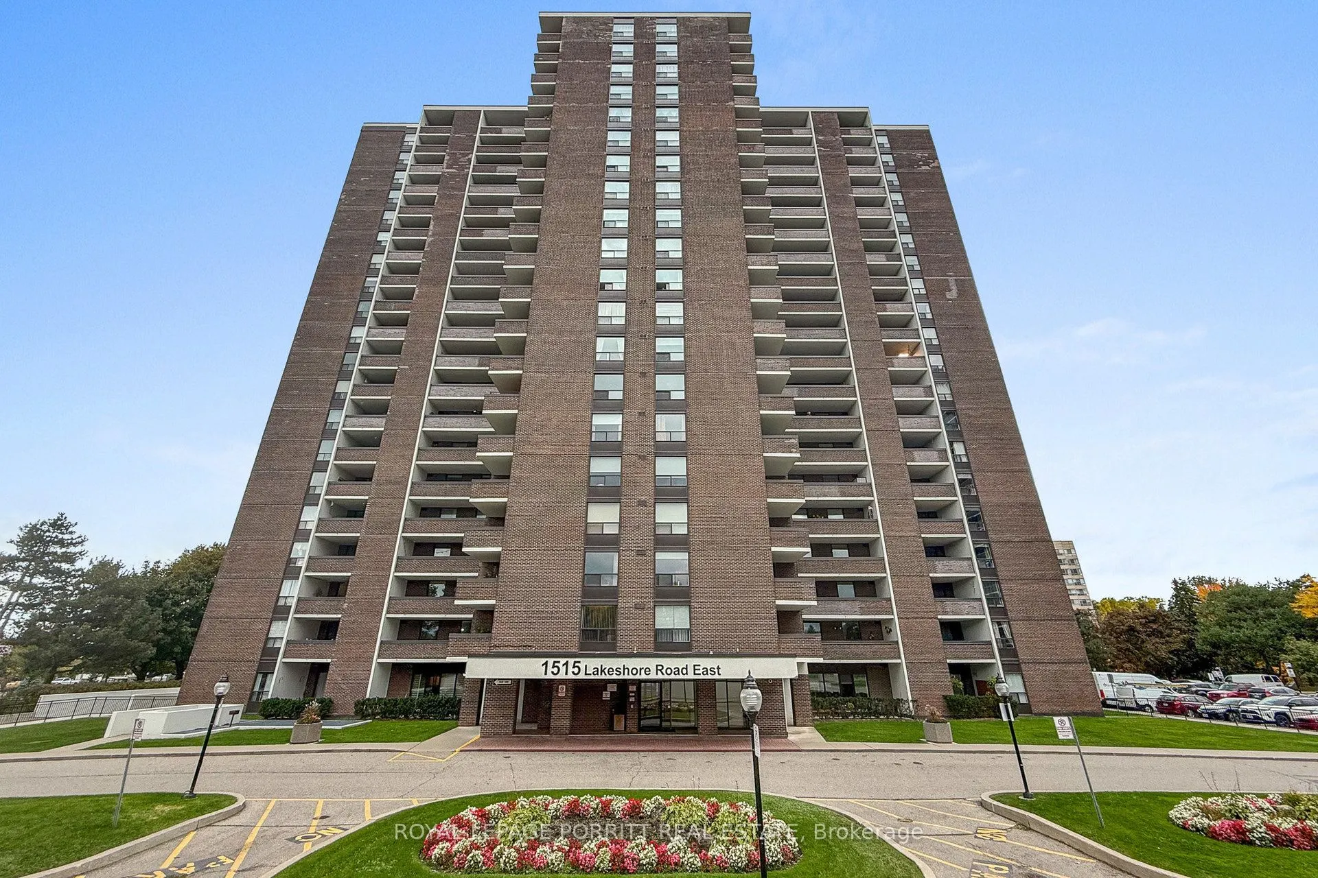 1515 Lakeshore Road E, #2007