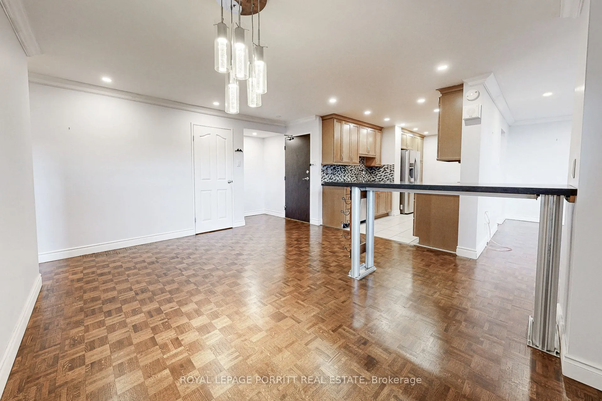 1515 Lakeshore Road E, #2007