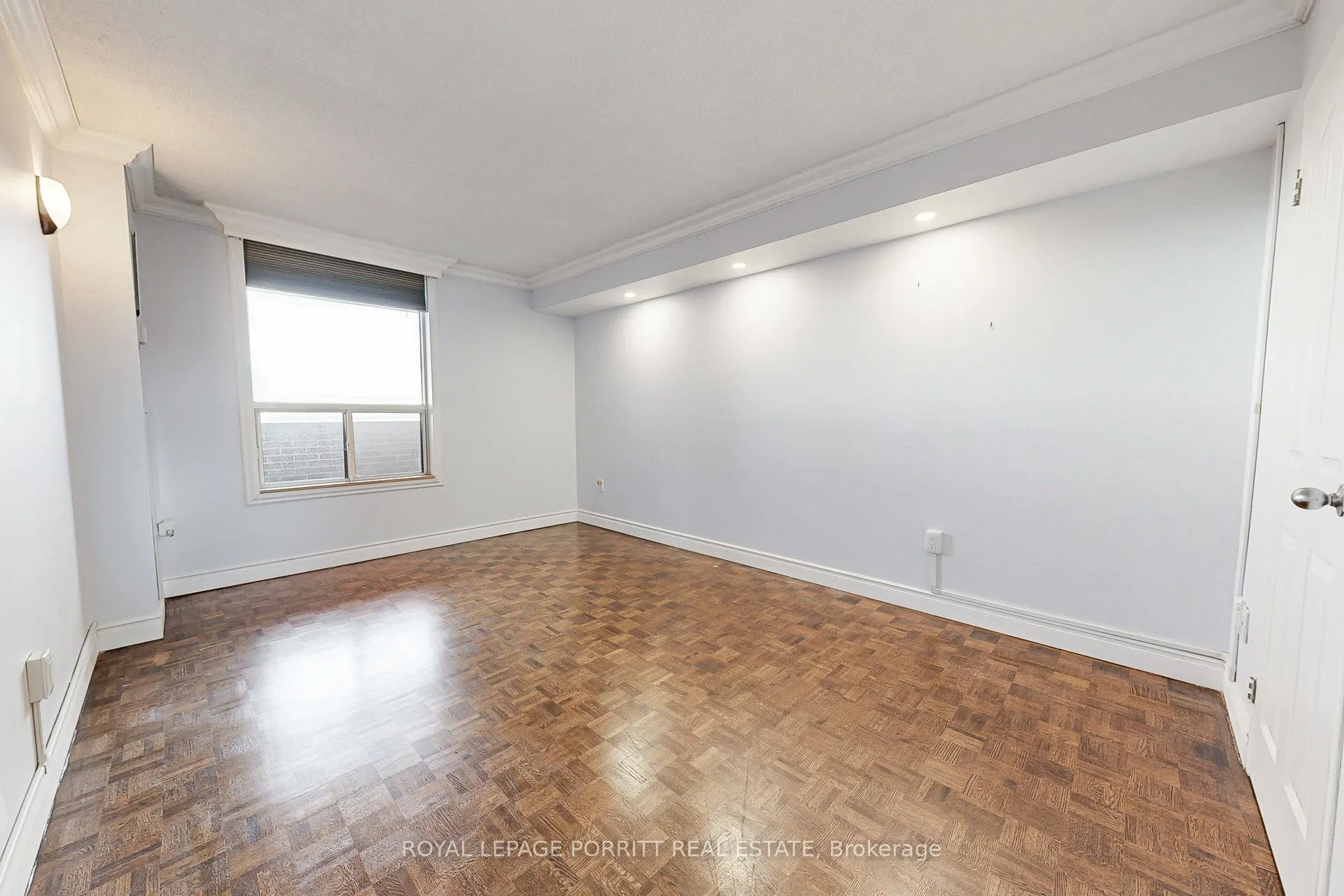 1515 Lakeshore Road E, #2007