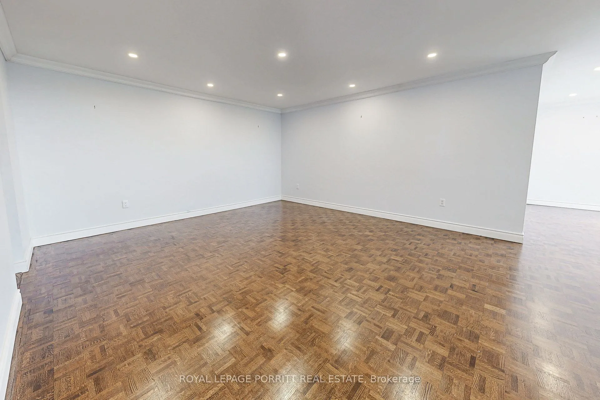 1515 Lakeshore Road E, #2007