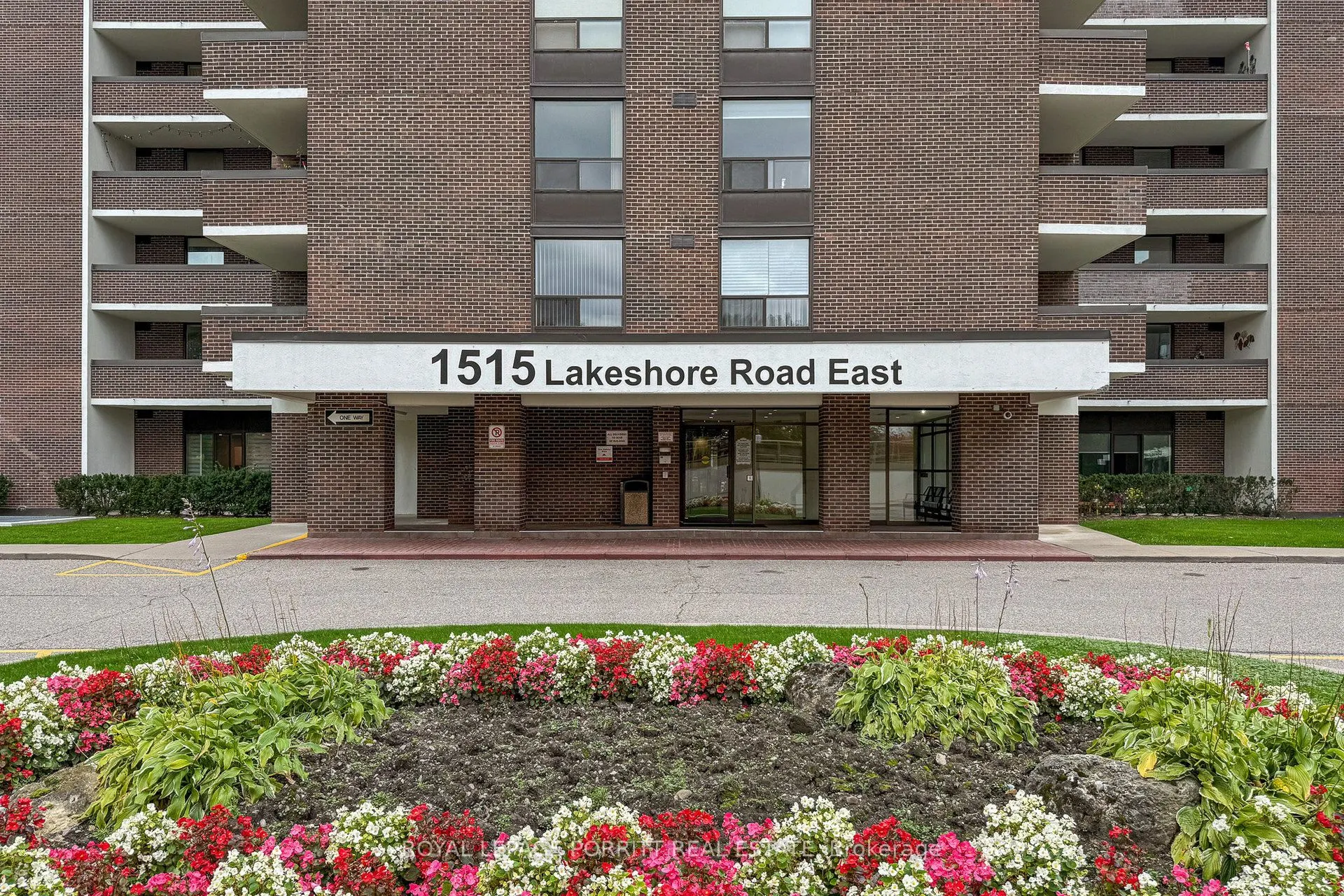 1515 Lakeshore Road E, #2007