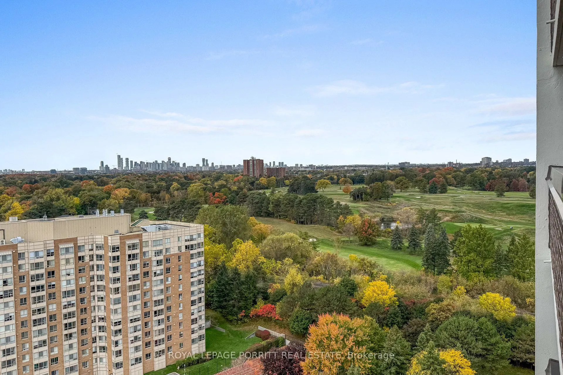 1515 Lakeshore Road E, #2007