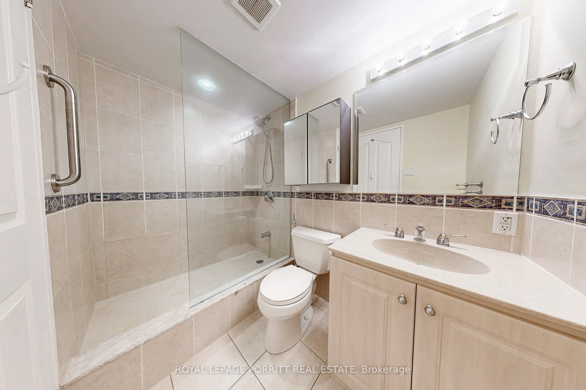 1515 Lakeshore Road E, #2007