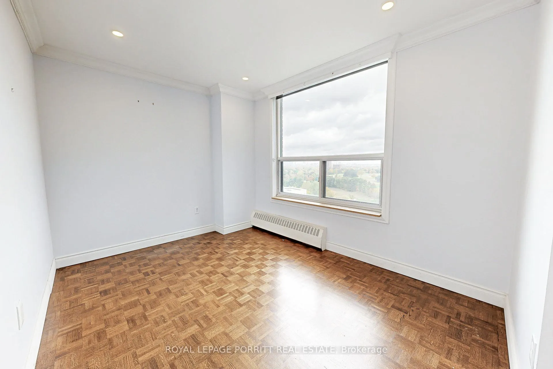 1515 Lakeshore Road E, #2007