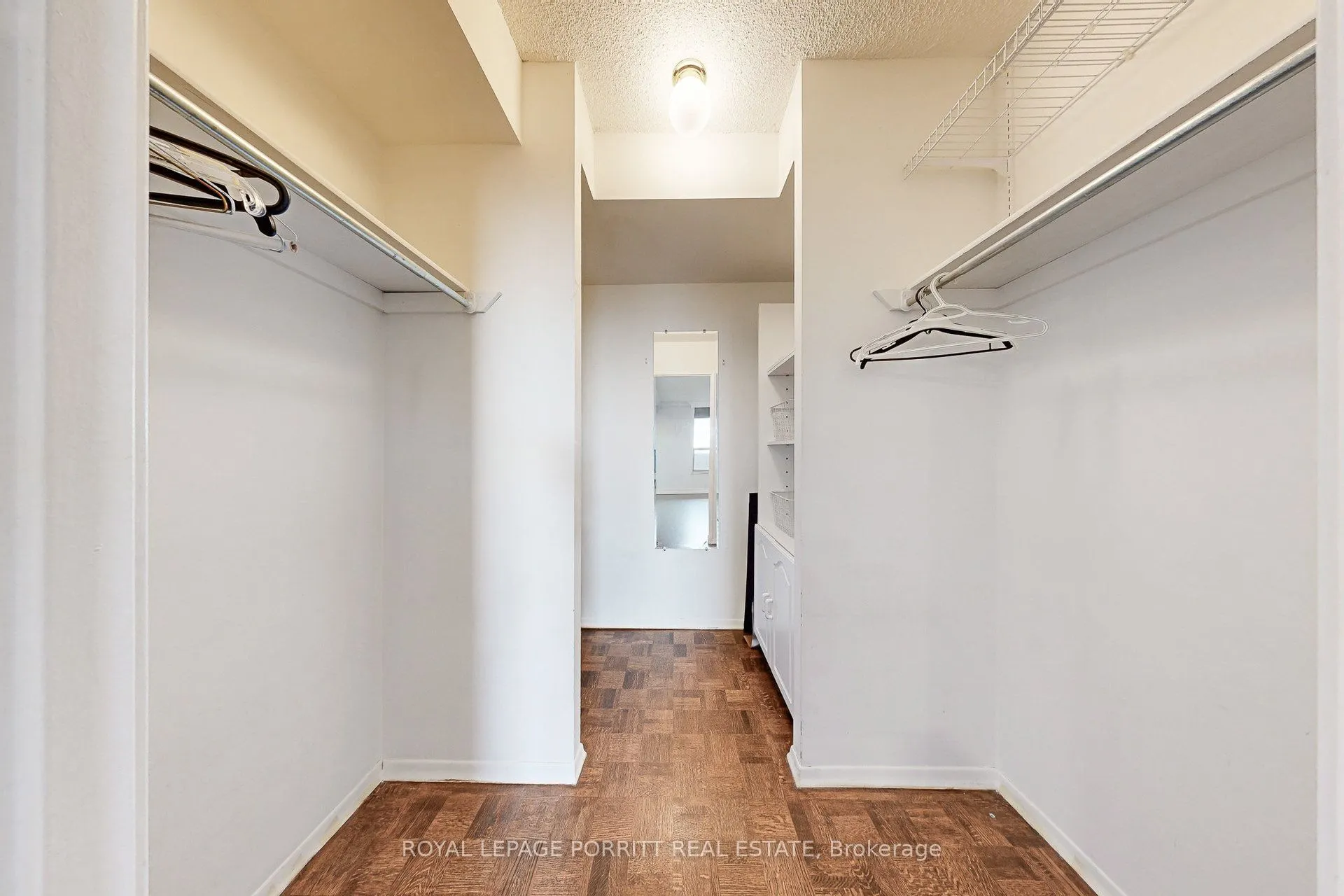 1515 Lakeshore Road E, #2007