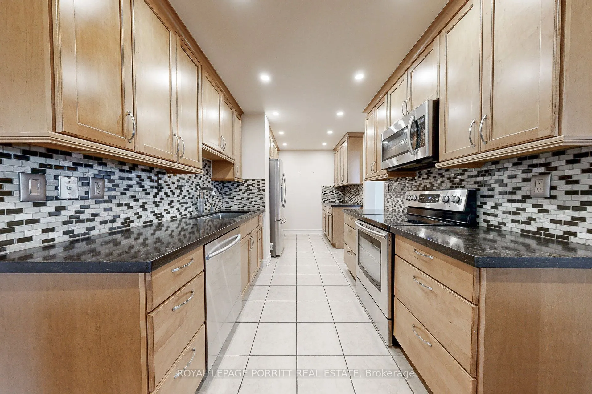 1515 Lakeshore Road E, #2007