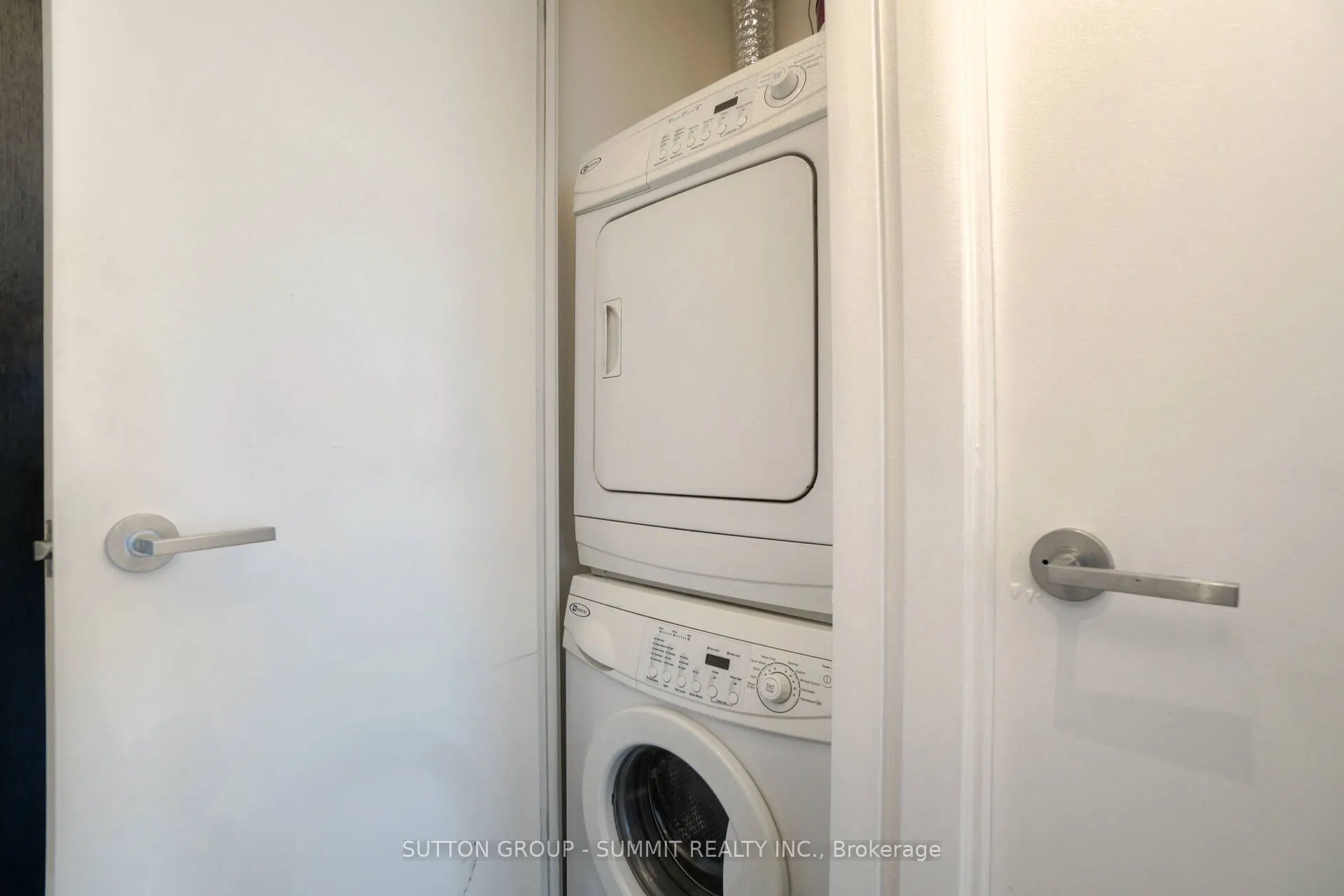 165 Legion Road N, #2822