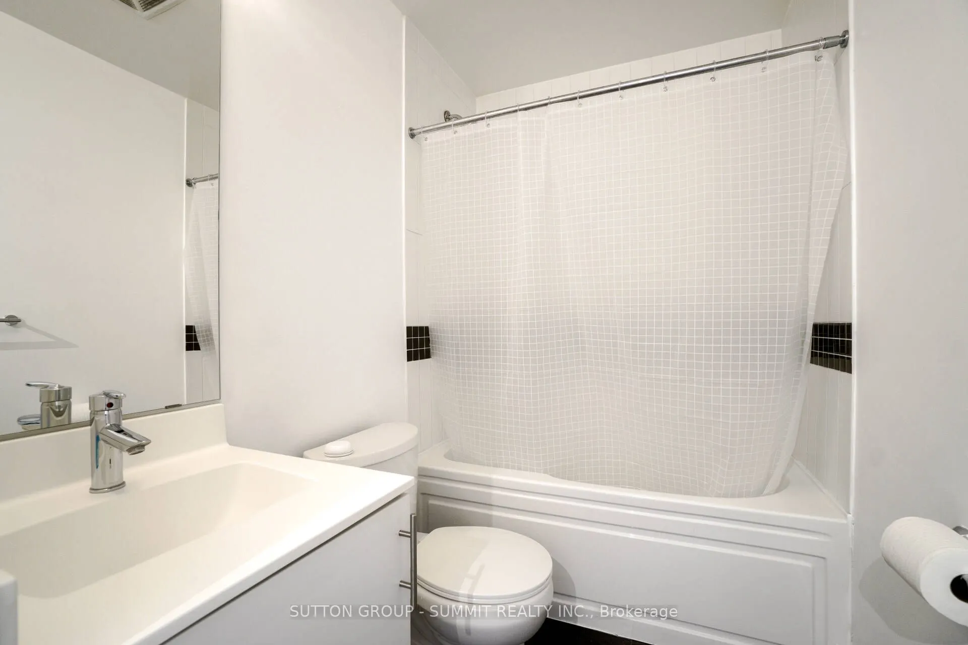 165 Legion Road N, #2822