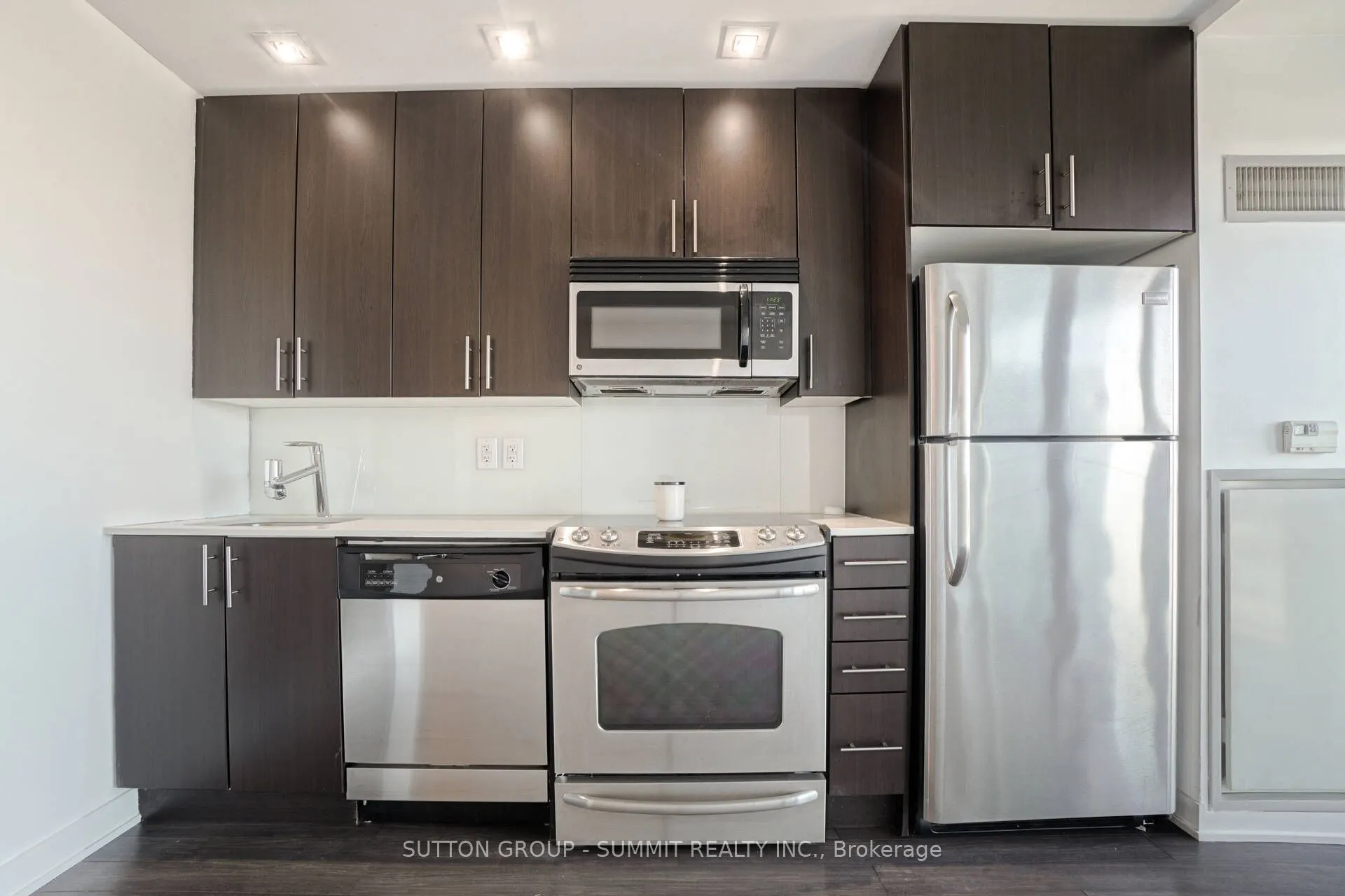 165 Legion Road N, #2822