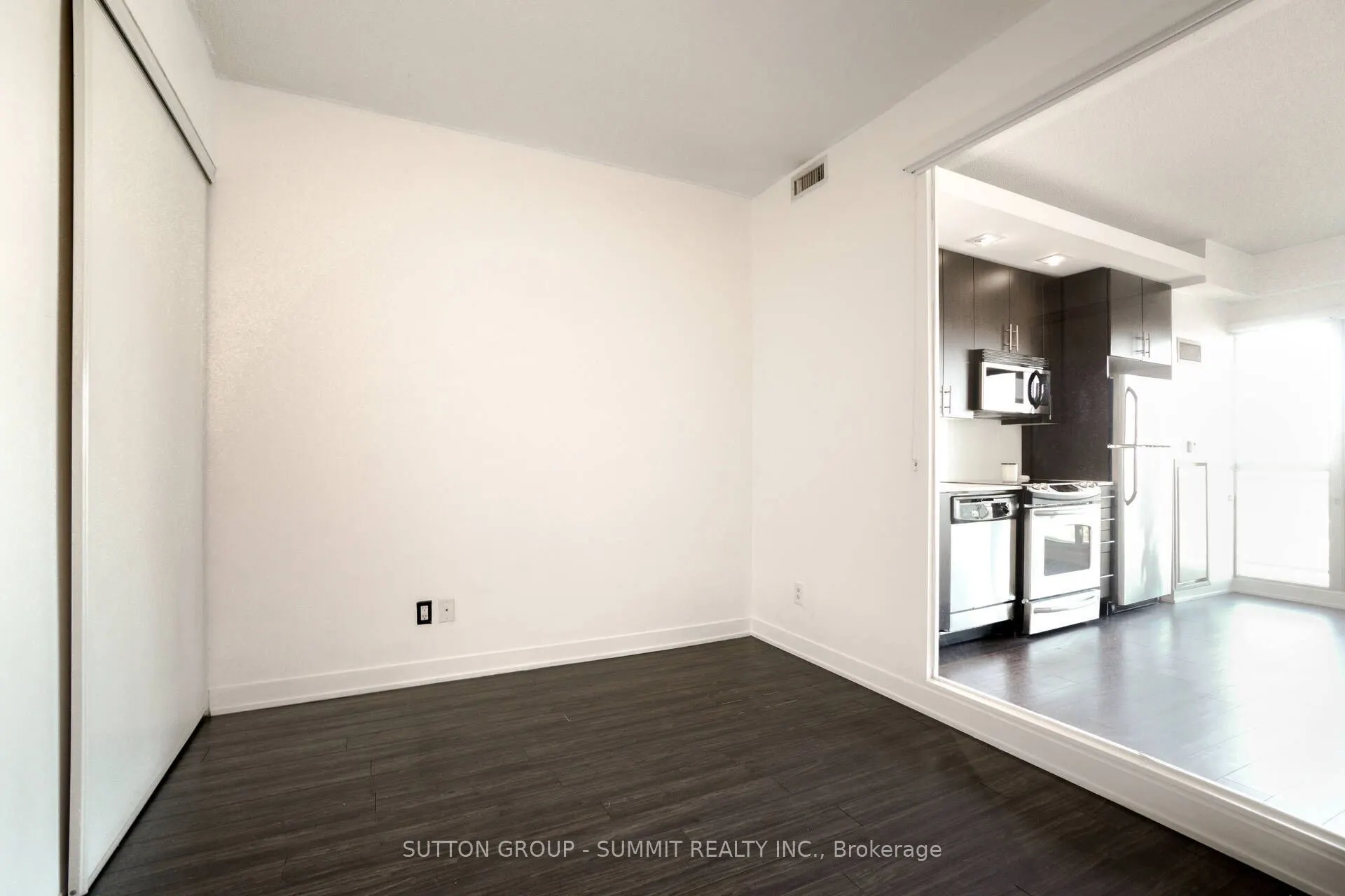 165 Legion Road N, #2822