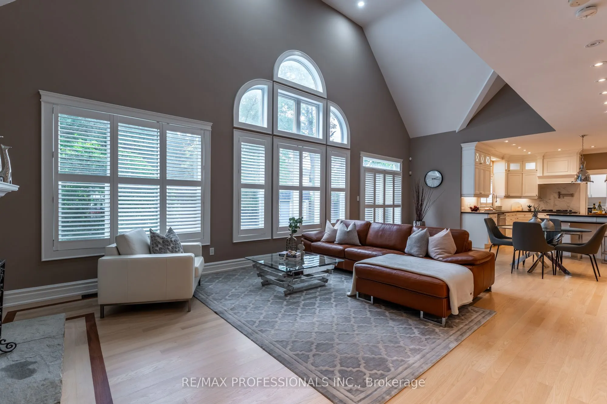 354 Country Club Crescent