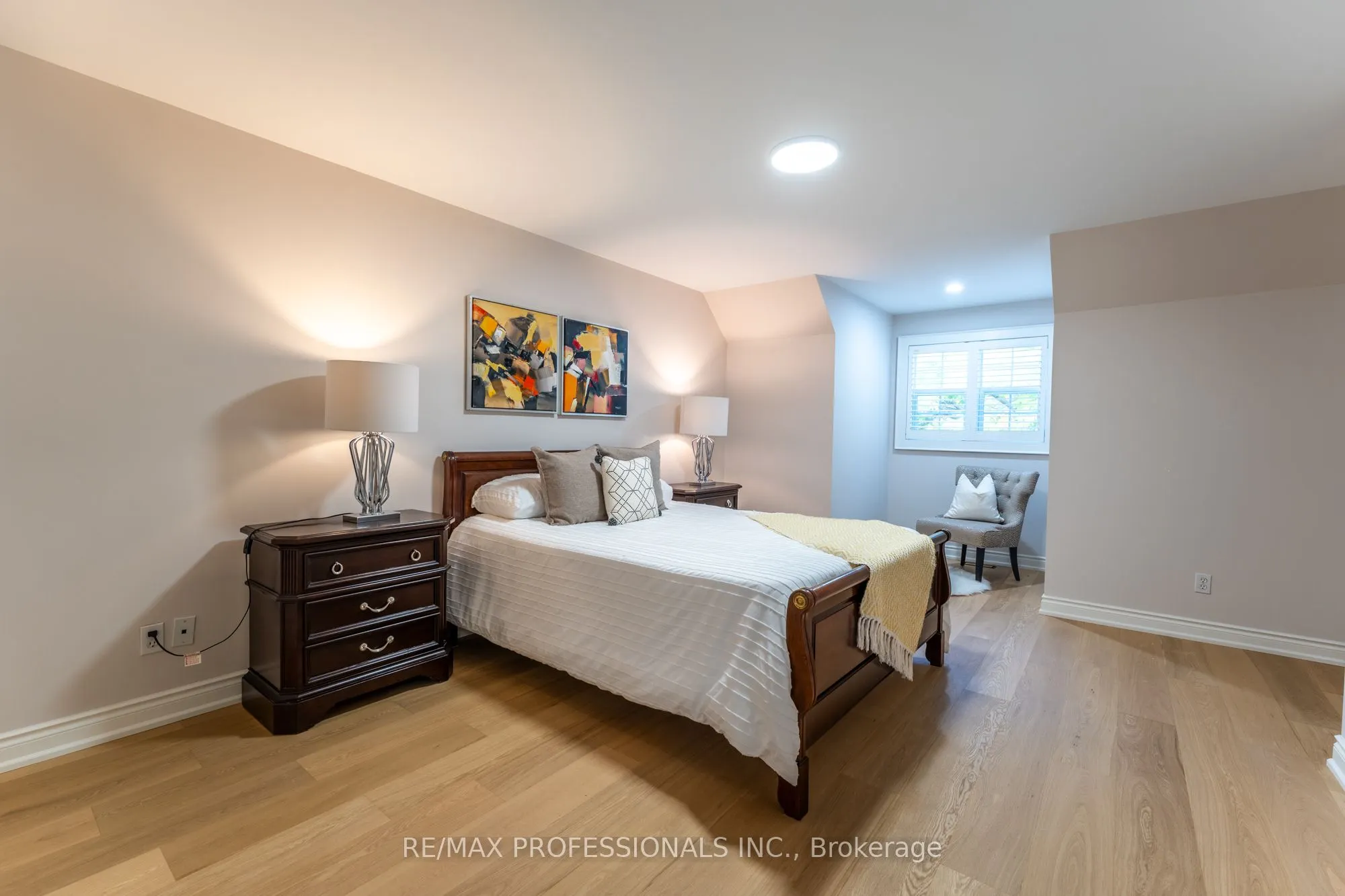 354 Country Club Crescent