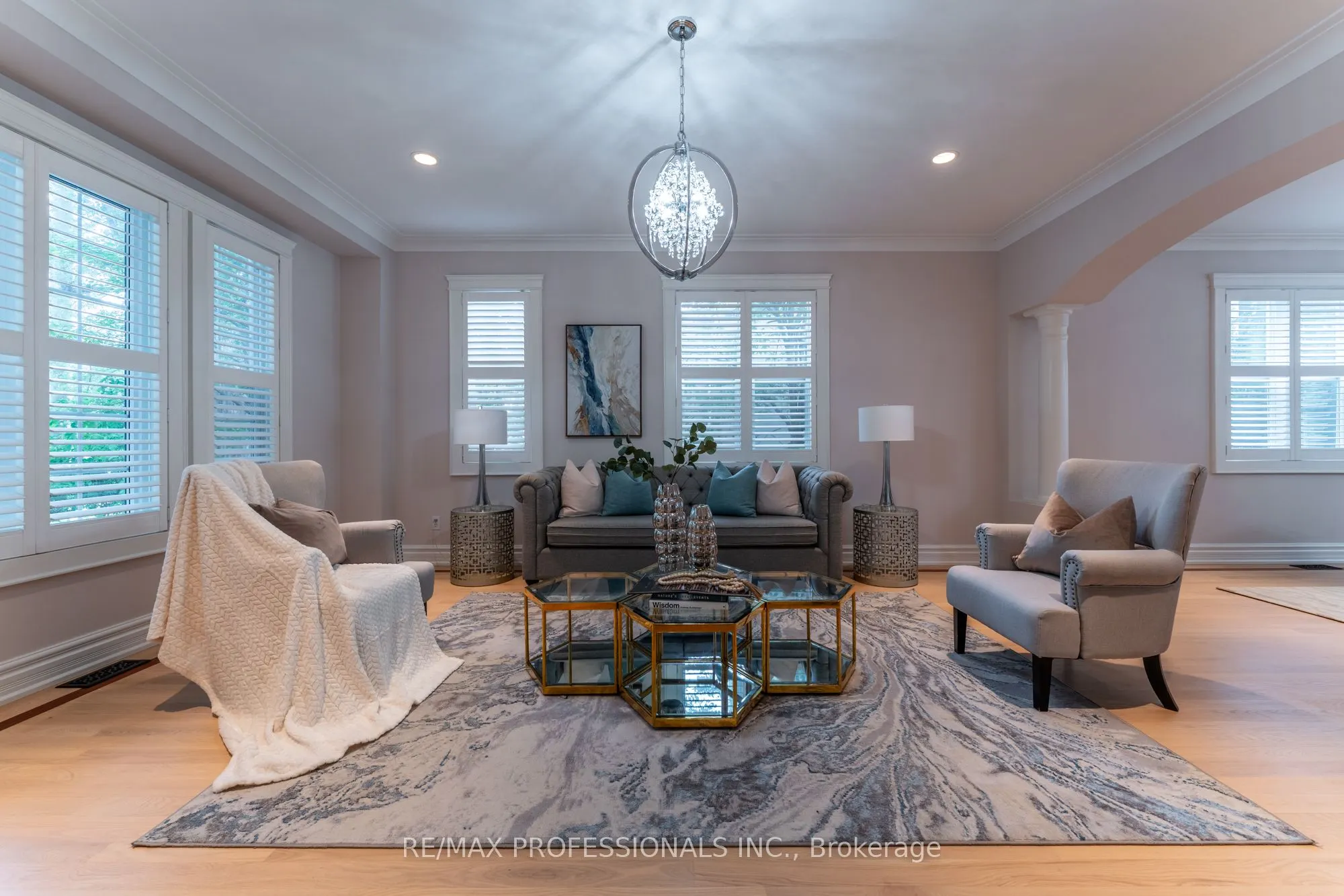 354 Country Club Crescent