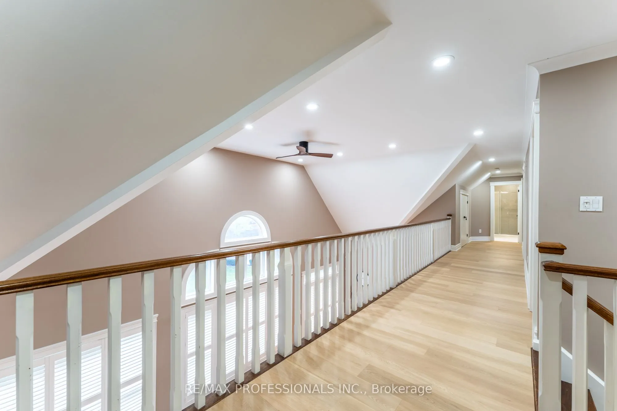 354 Country Club Crescent