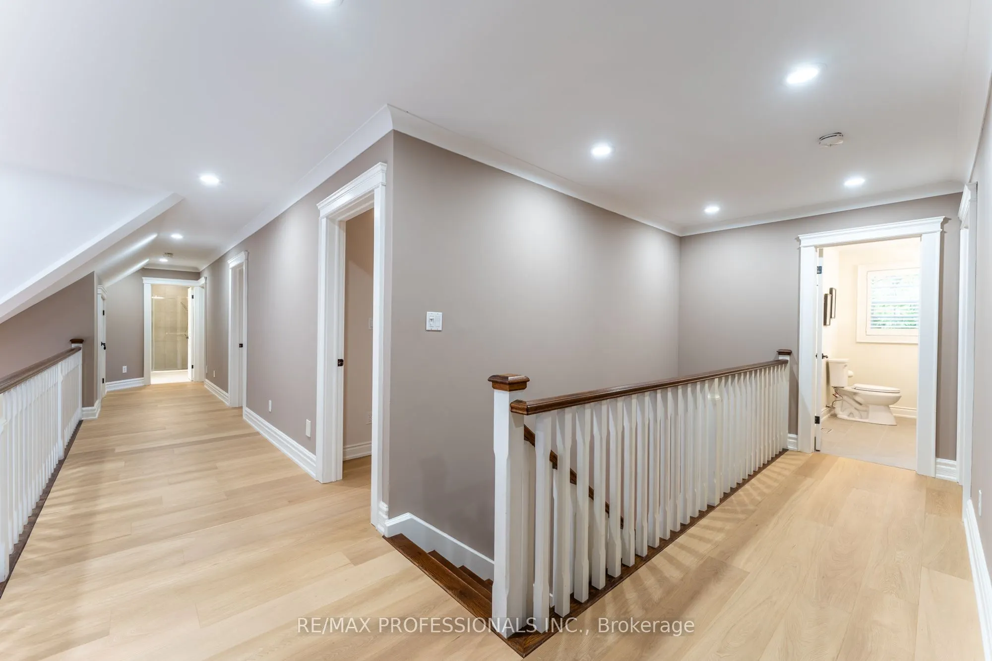 354 Country Club Crescent