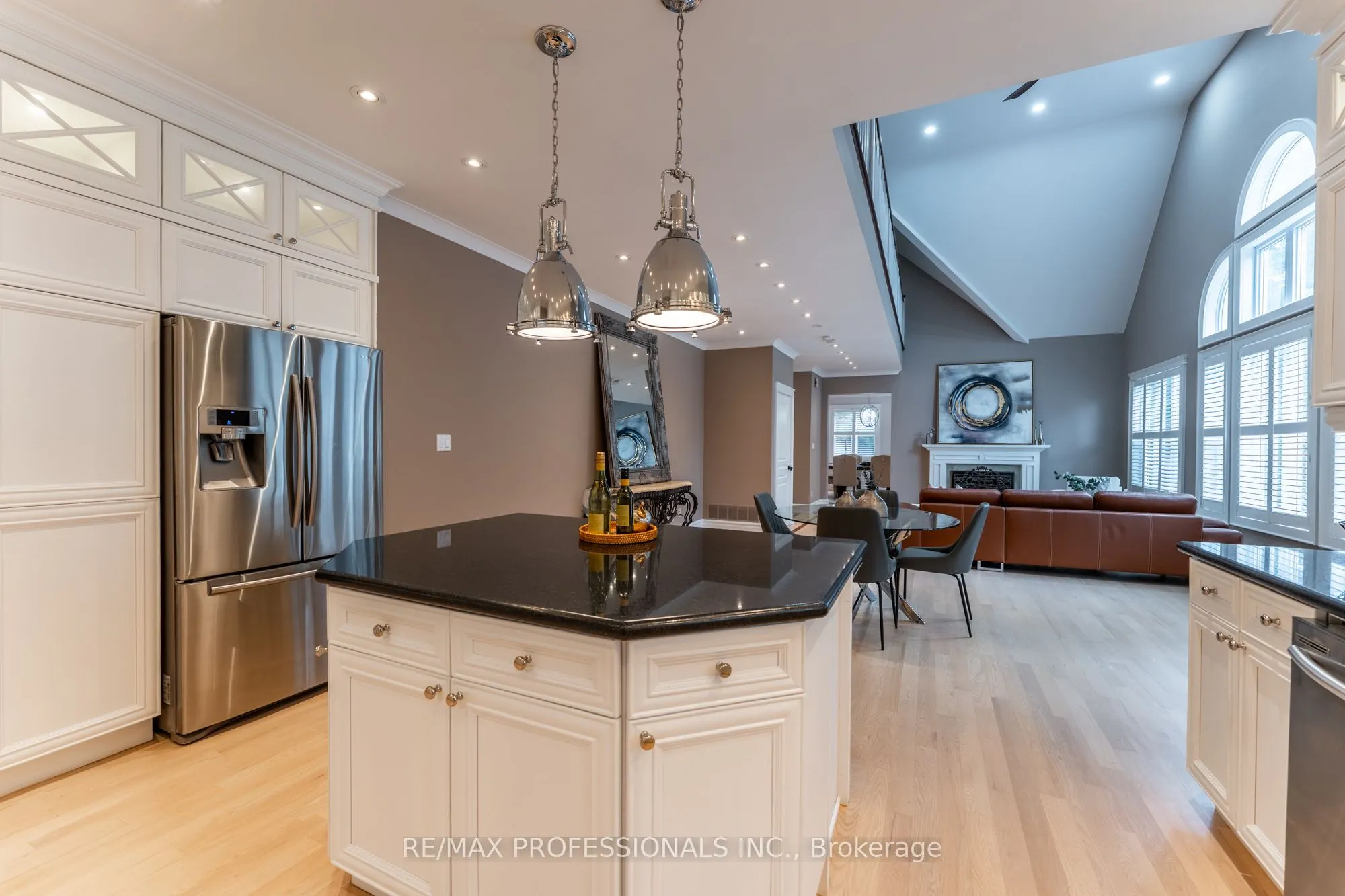 354 Country Club Crescent