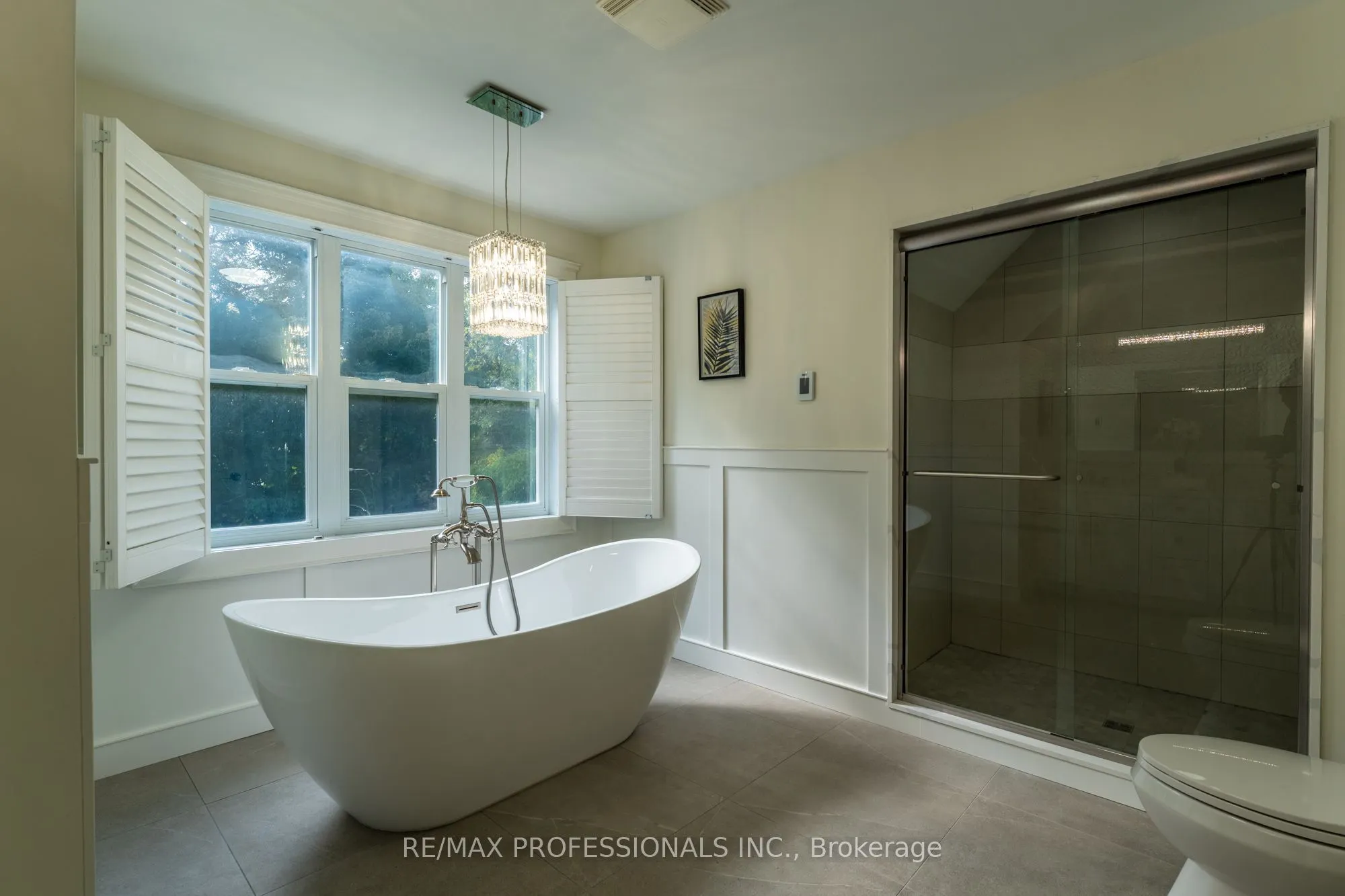354 Country Club Crescent