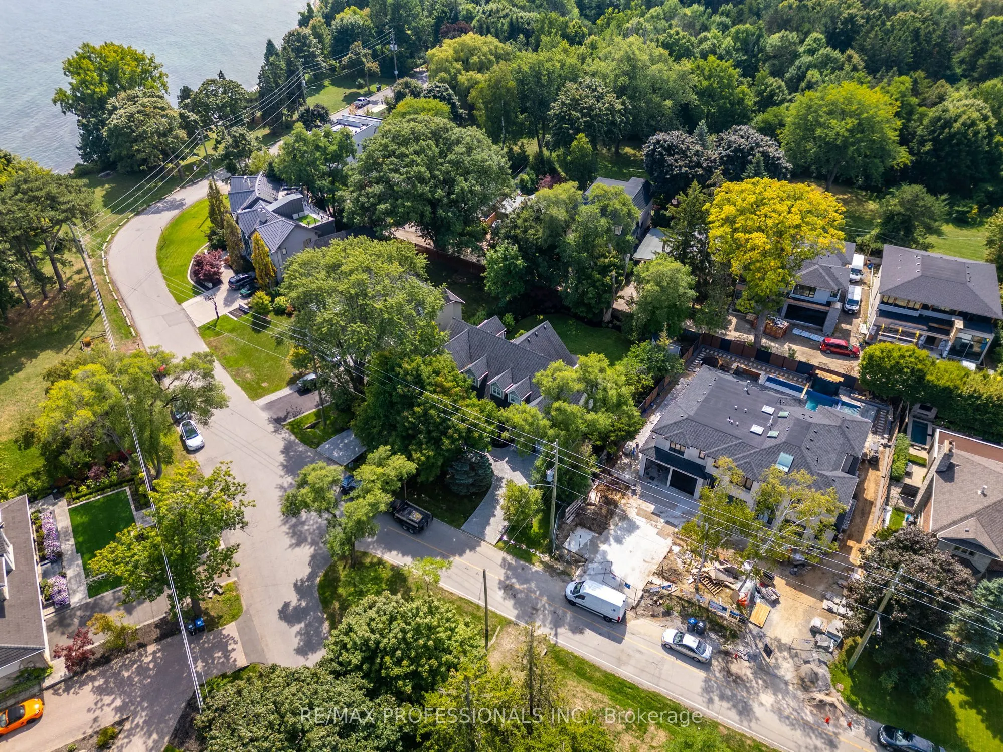 354 Country Club Crescent