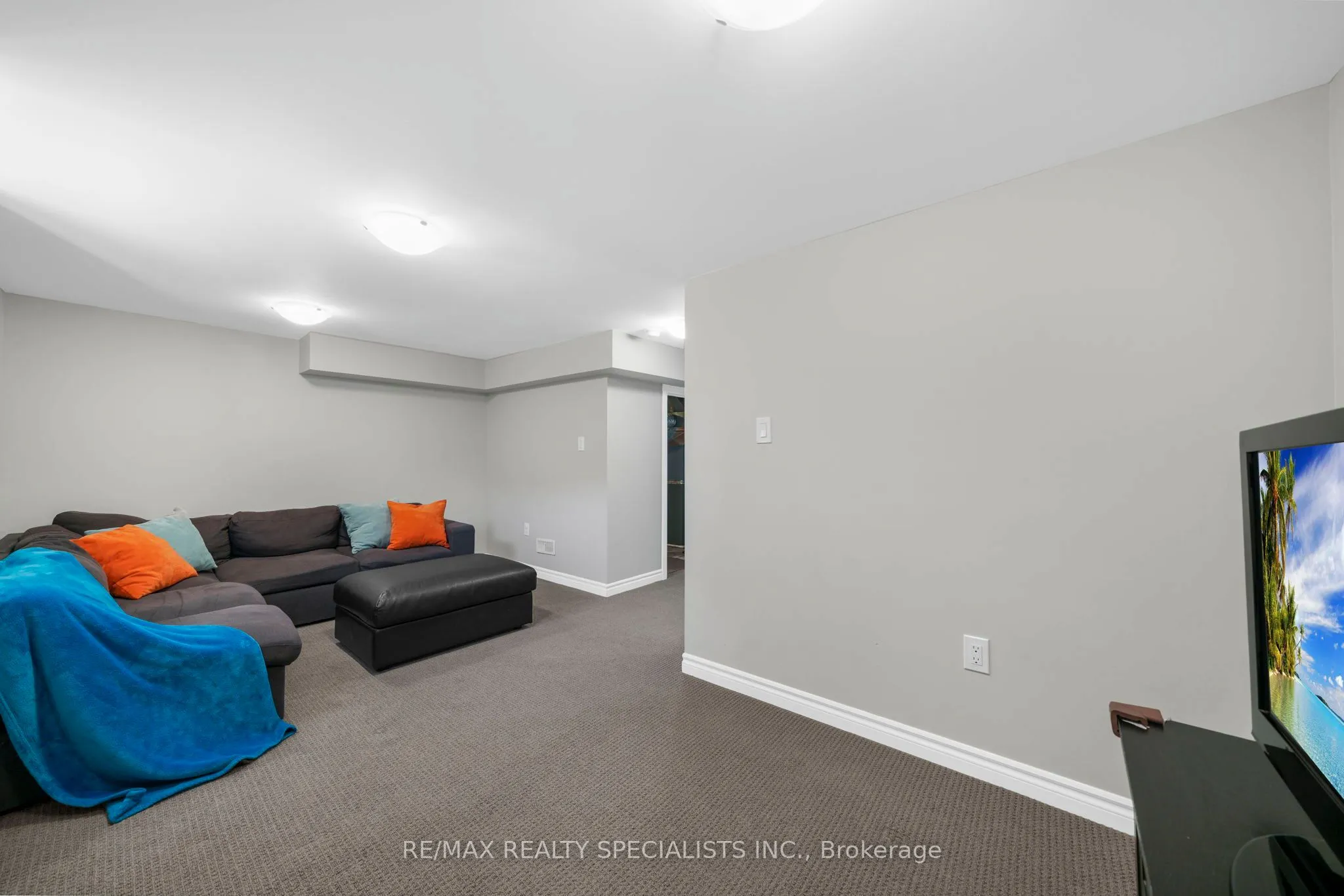 46 Elizabeth Street S