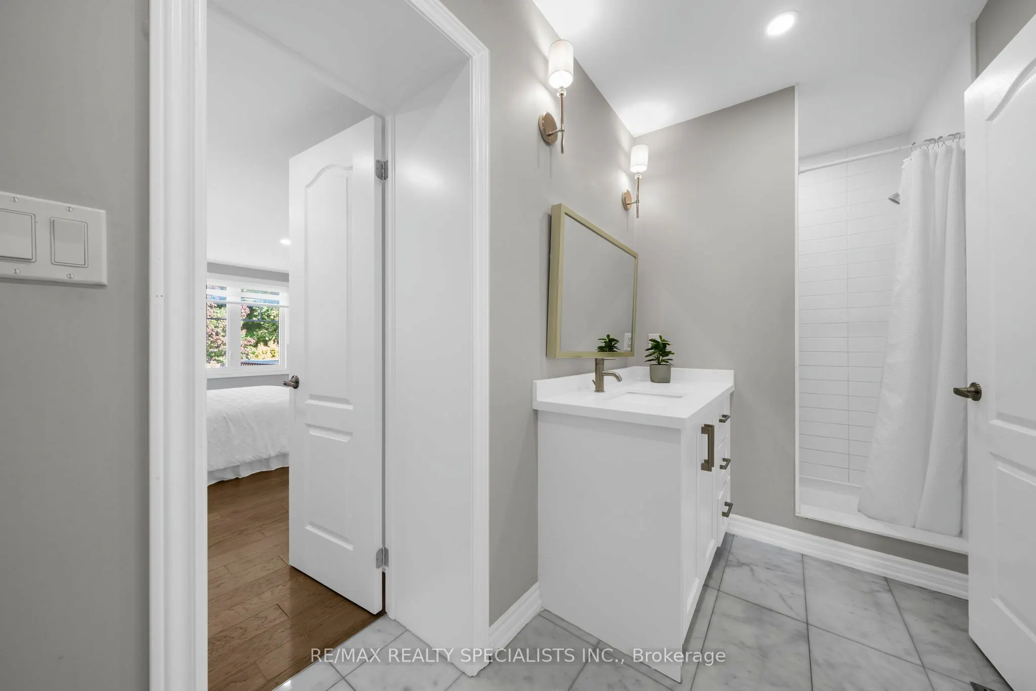46 Elizabeth Street S