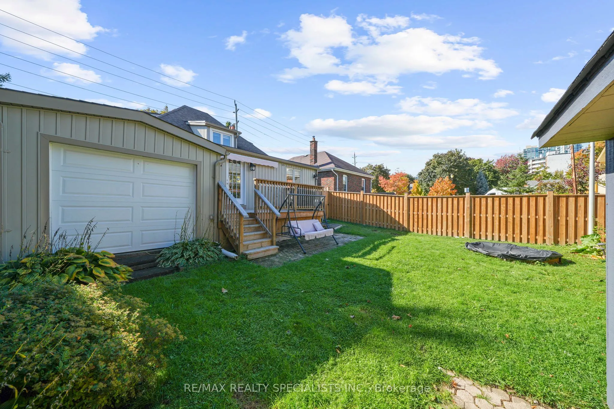 46 Elizabeth Street S
