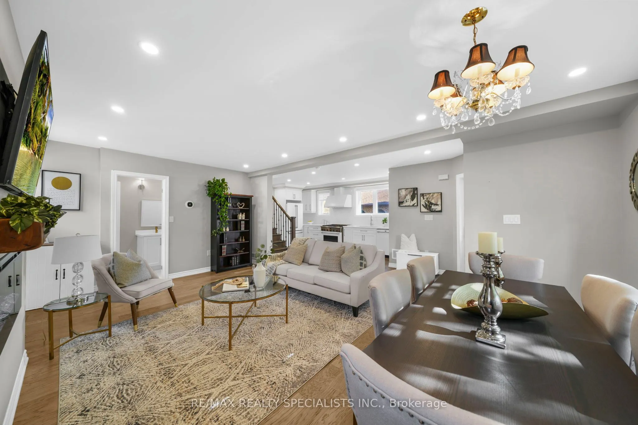 46 Elizabeth Street S