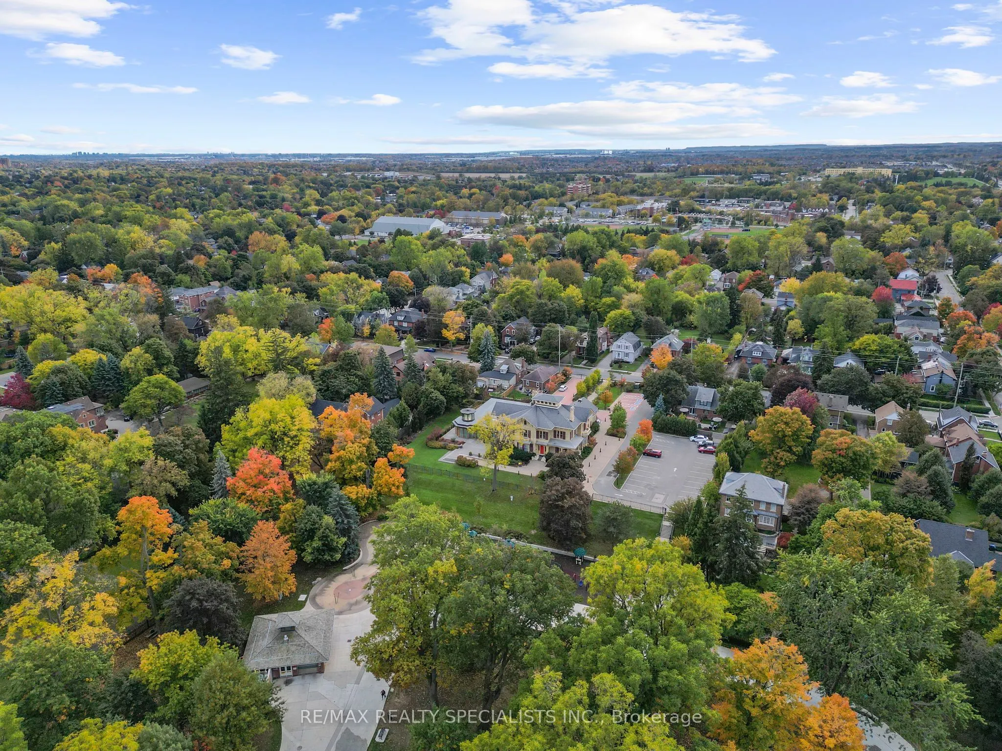 46 Elizabeth Street S