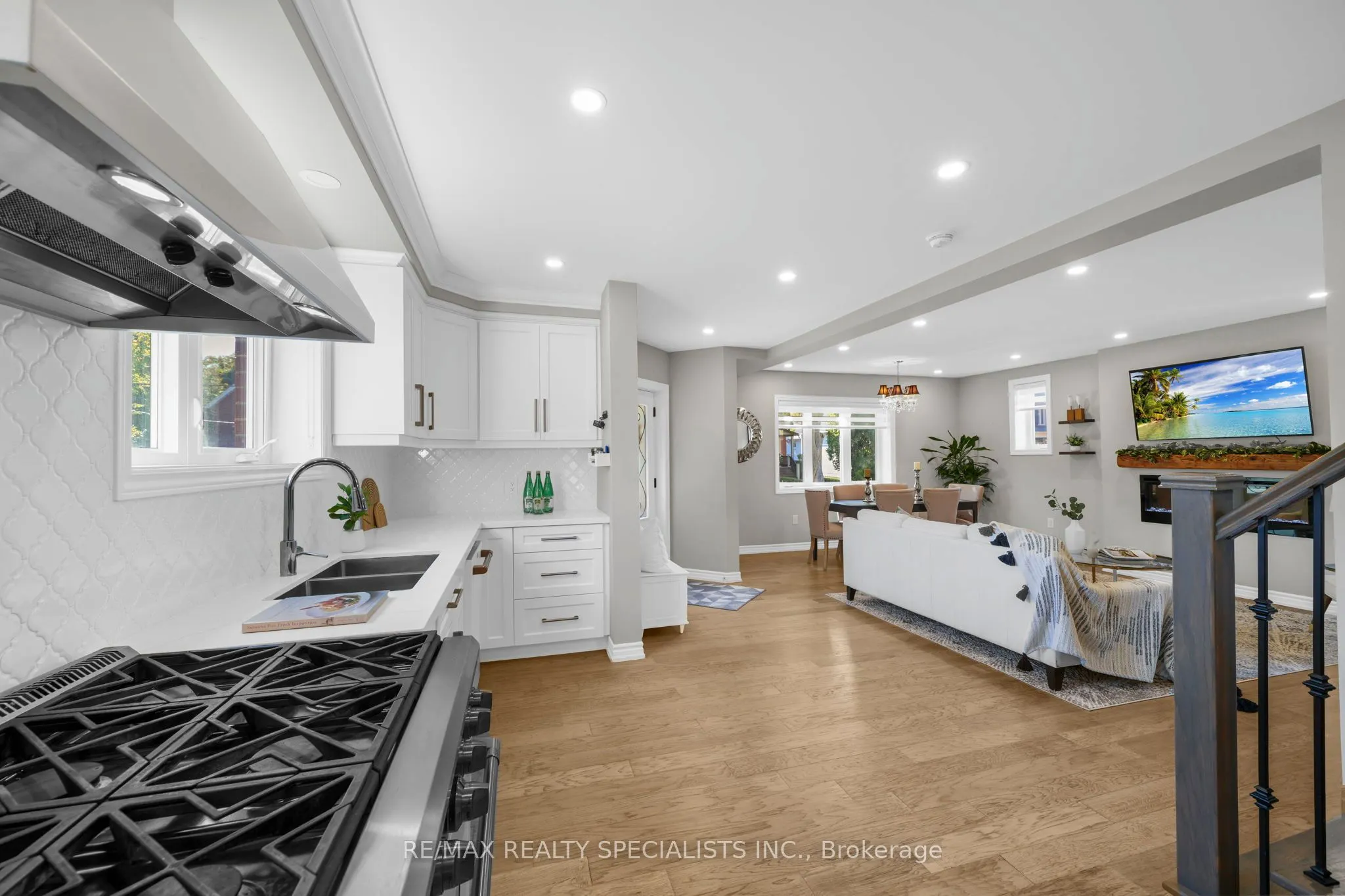 46 Elizabeth Street S