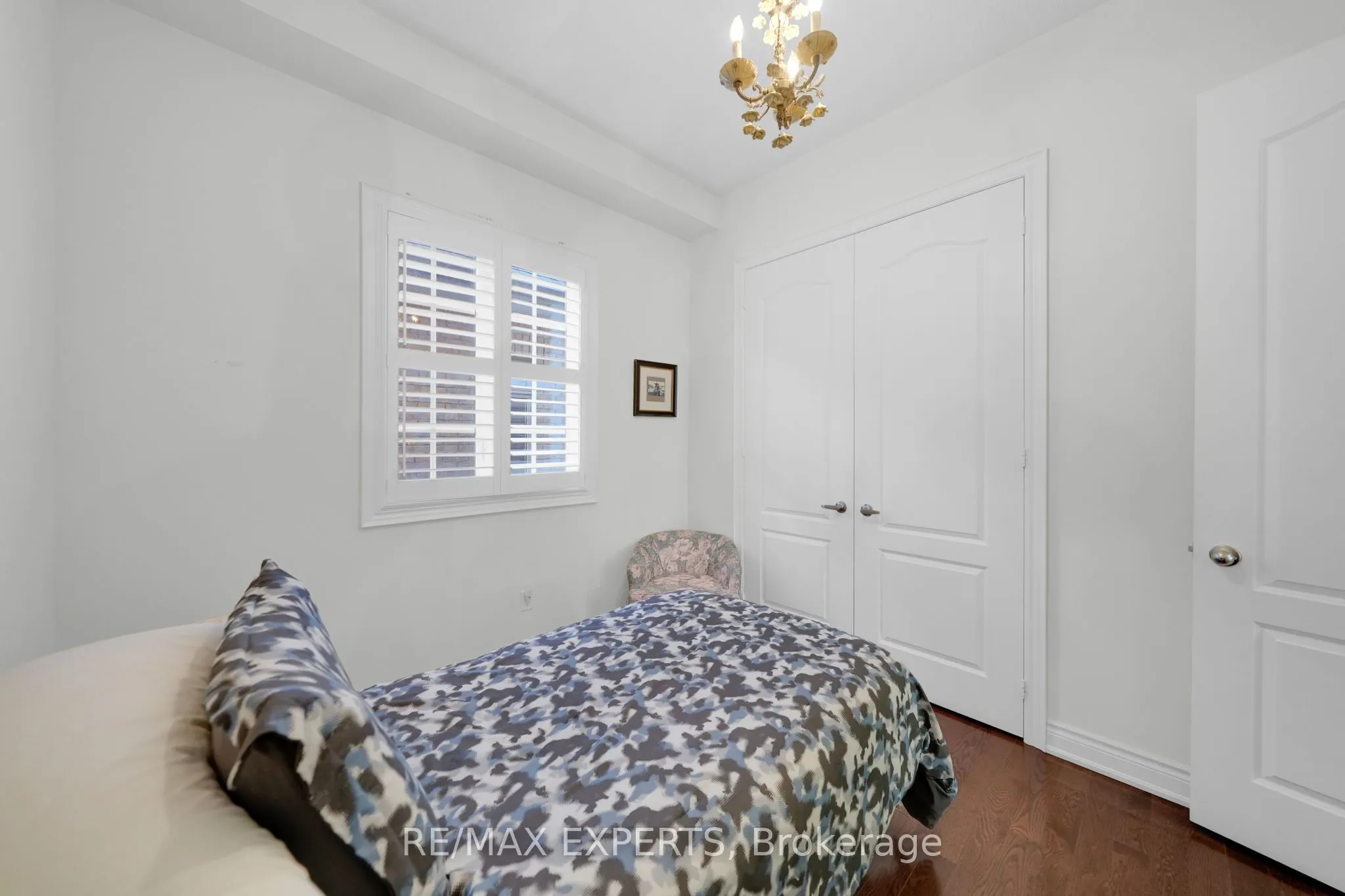 10 Falkland Road