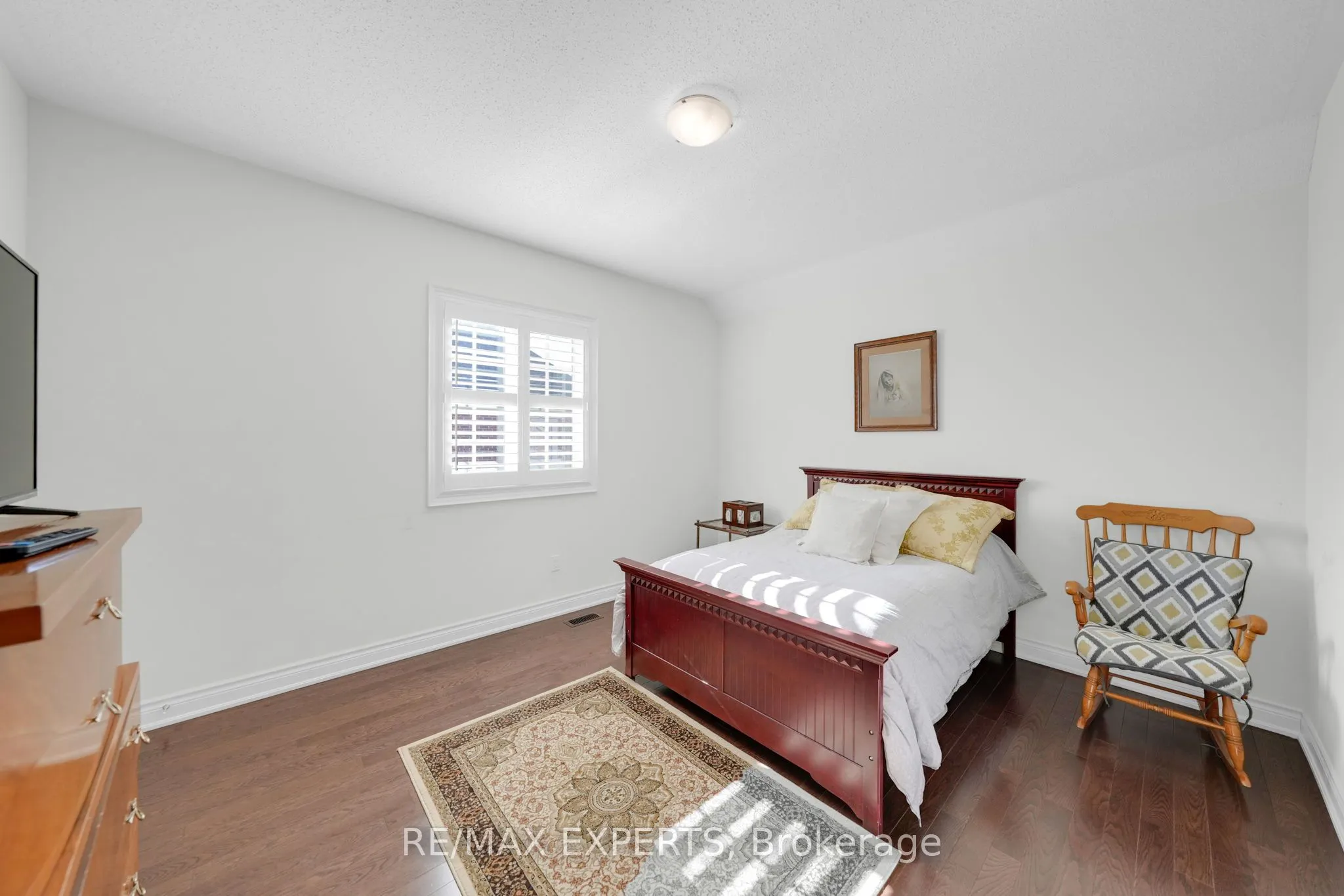 10 Falkland Road