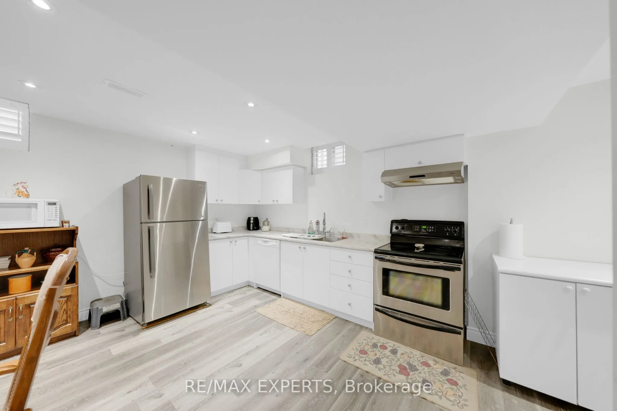 10 Falkland Road