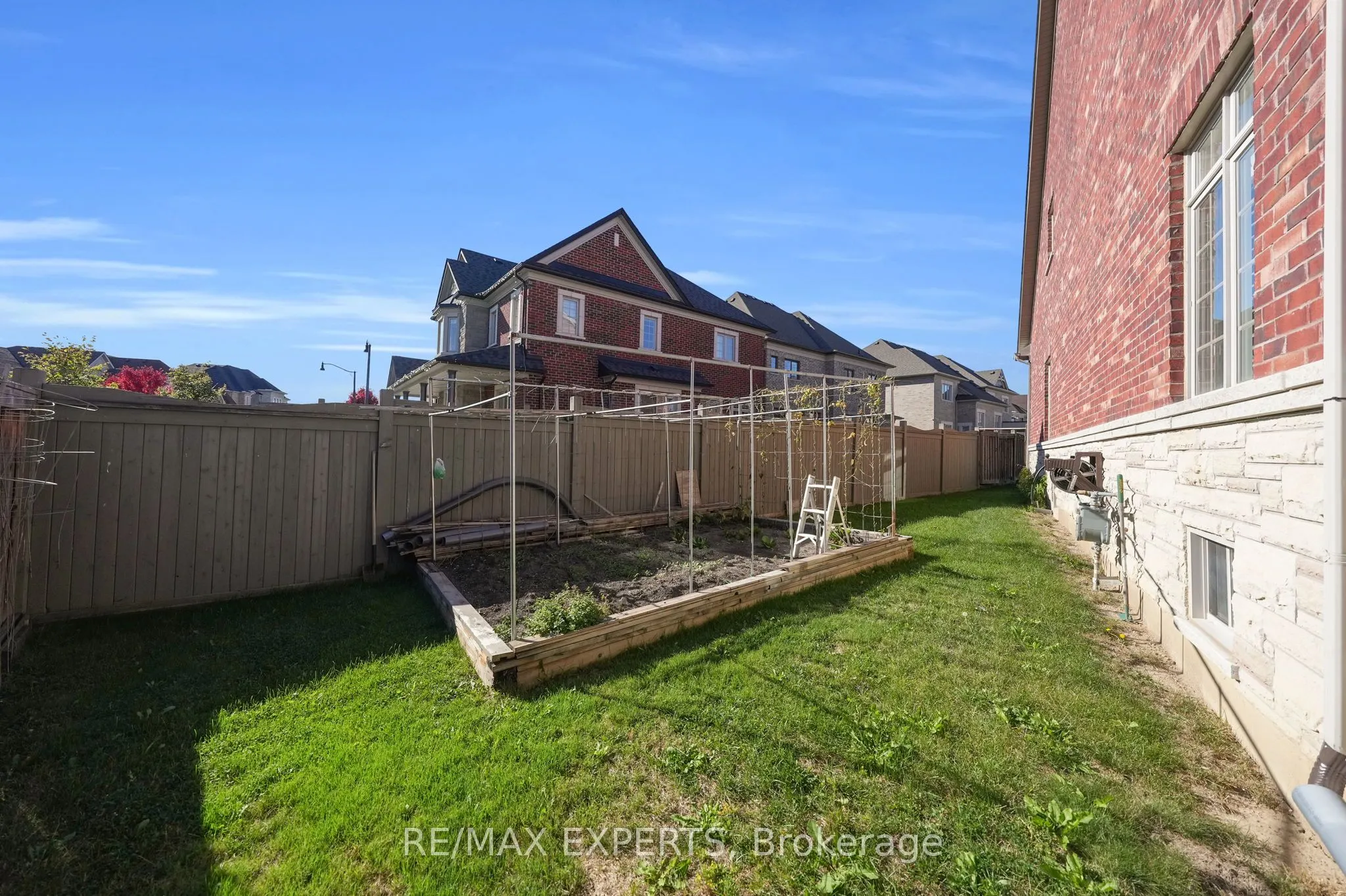 10 Falkland Road