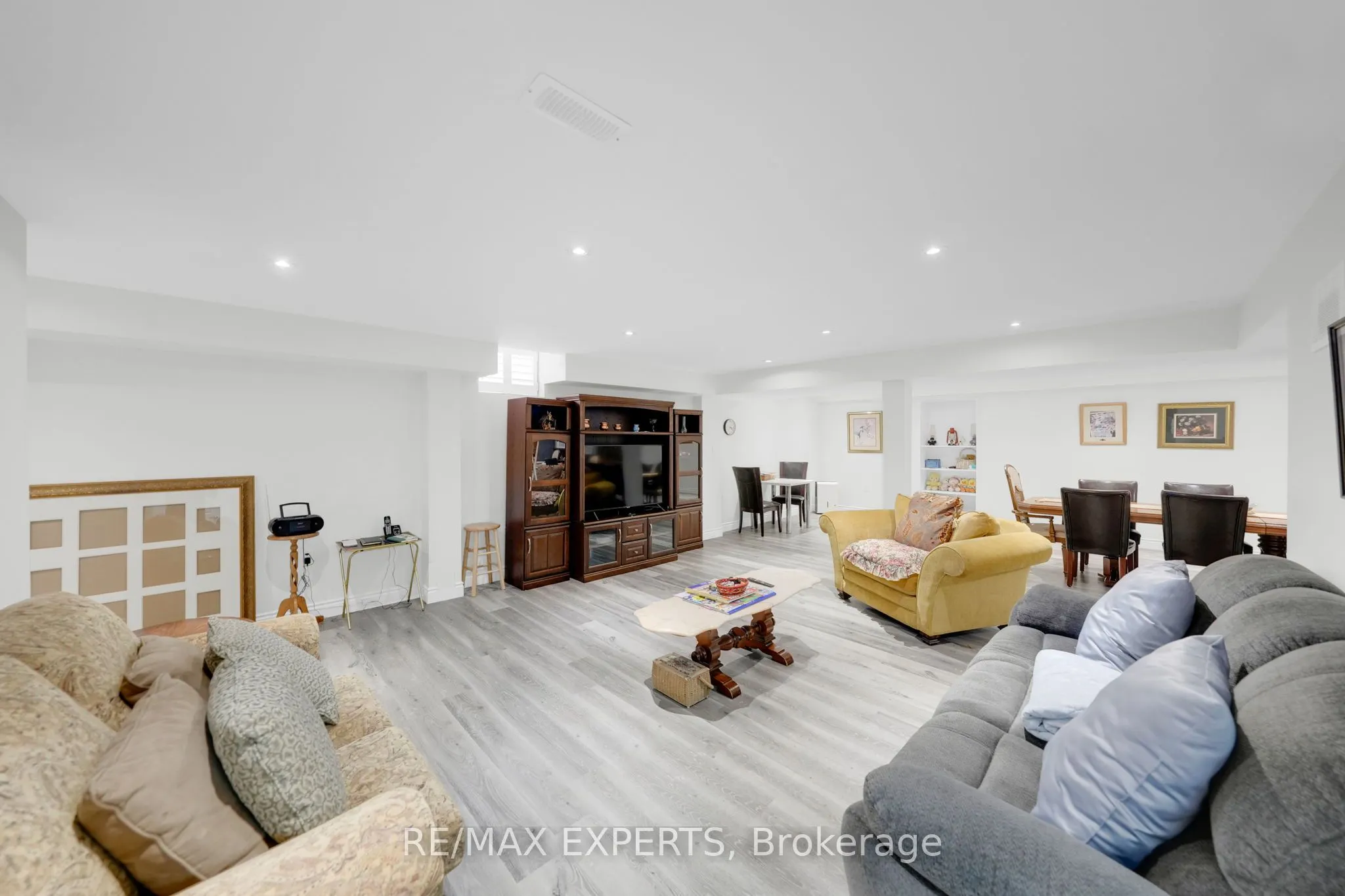 10 Falkland Road