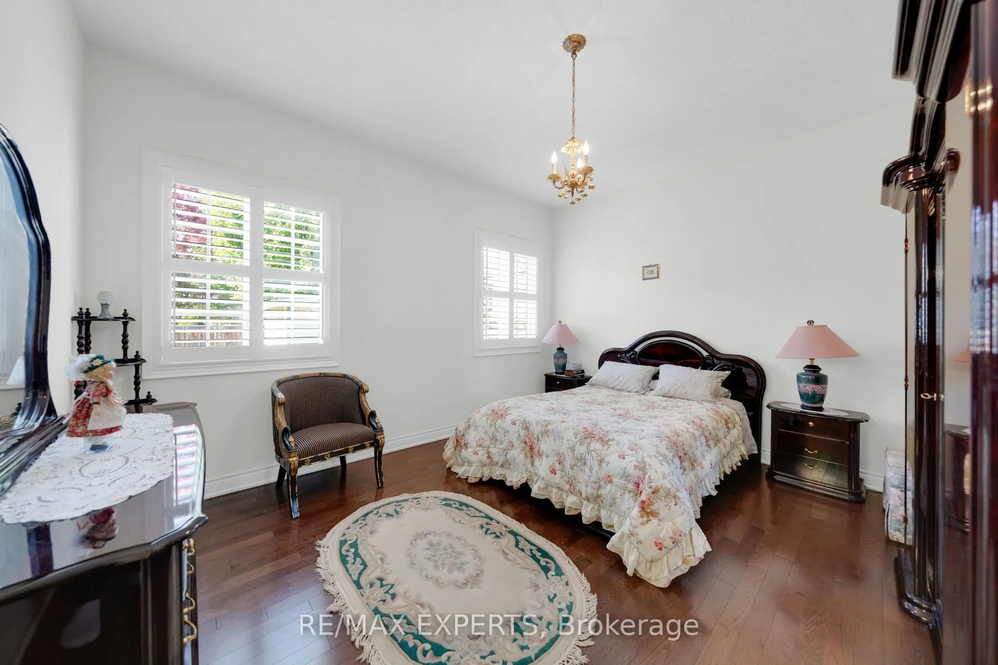 10 Falkland Road