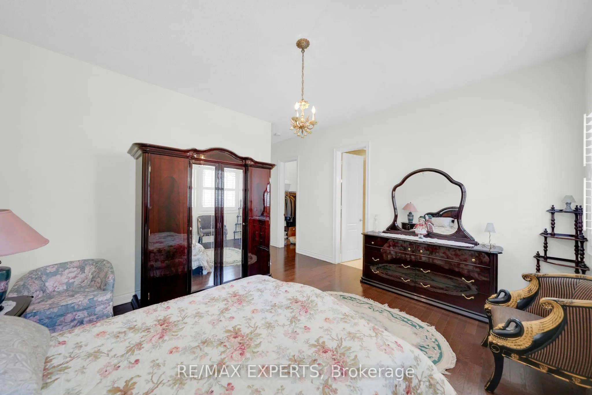 10 Falkland Road