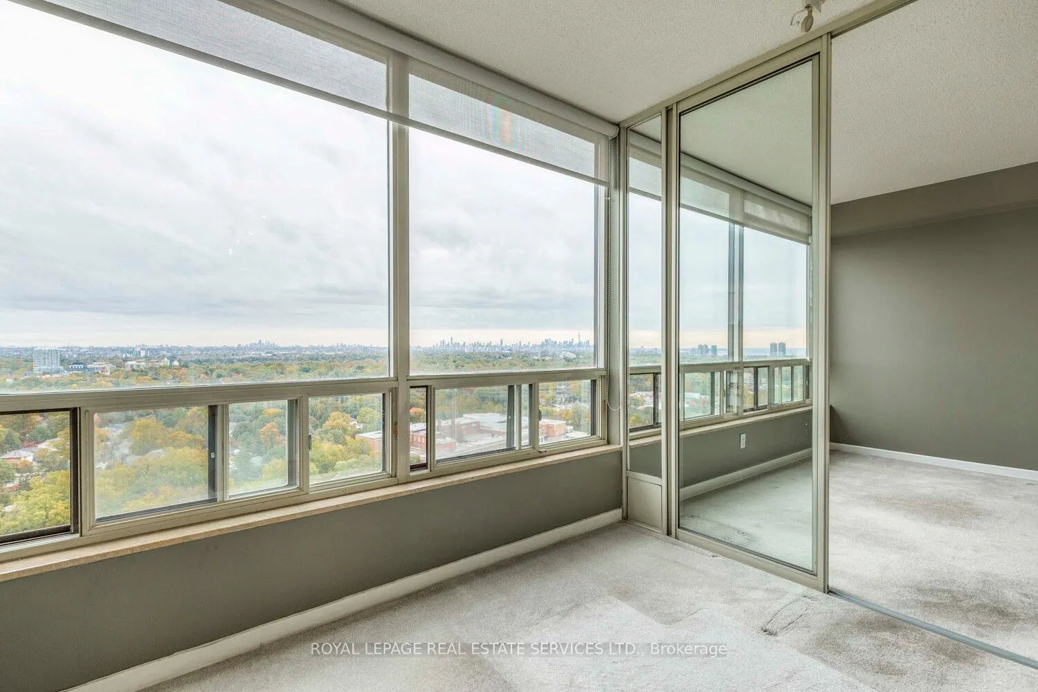 1300 Islington Ave Crescent, #2805