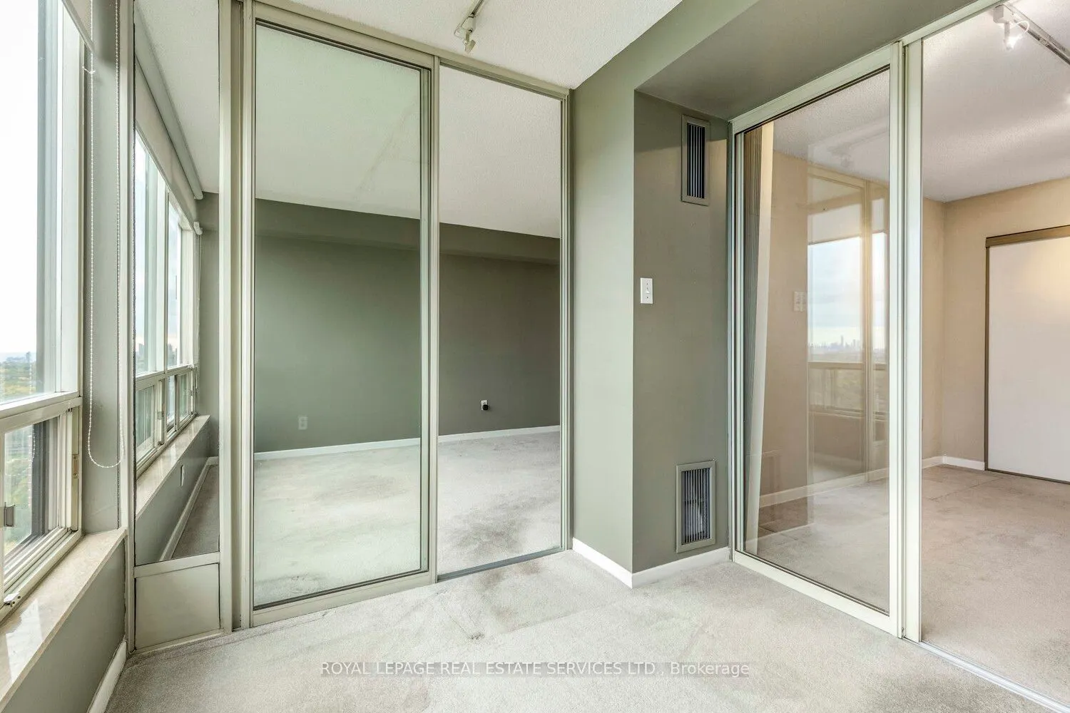 1300 Islington Ave Crescent, #2805