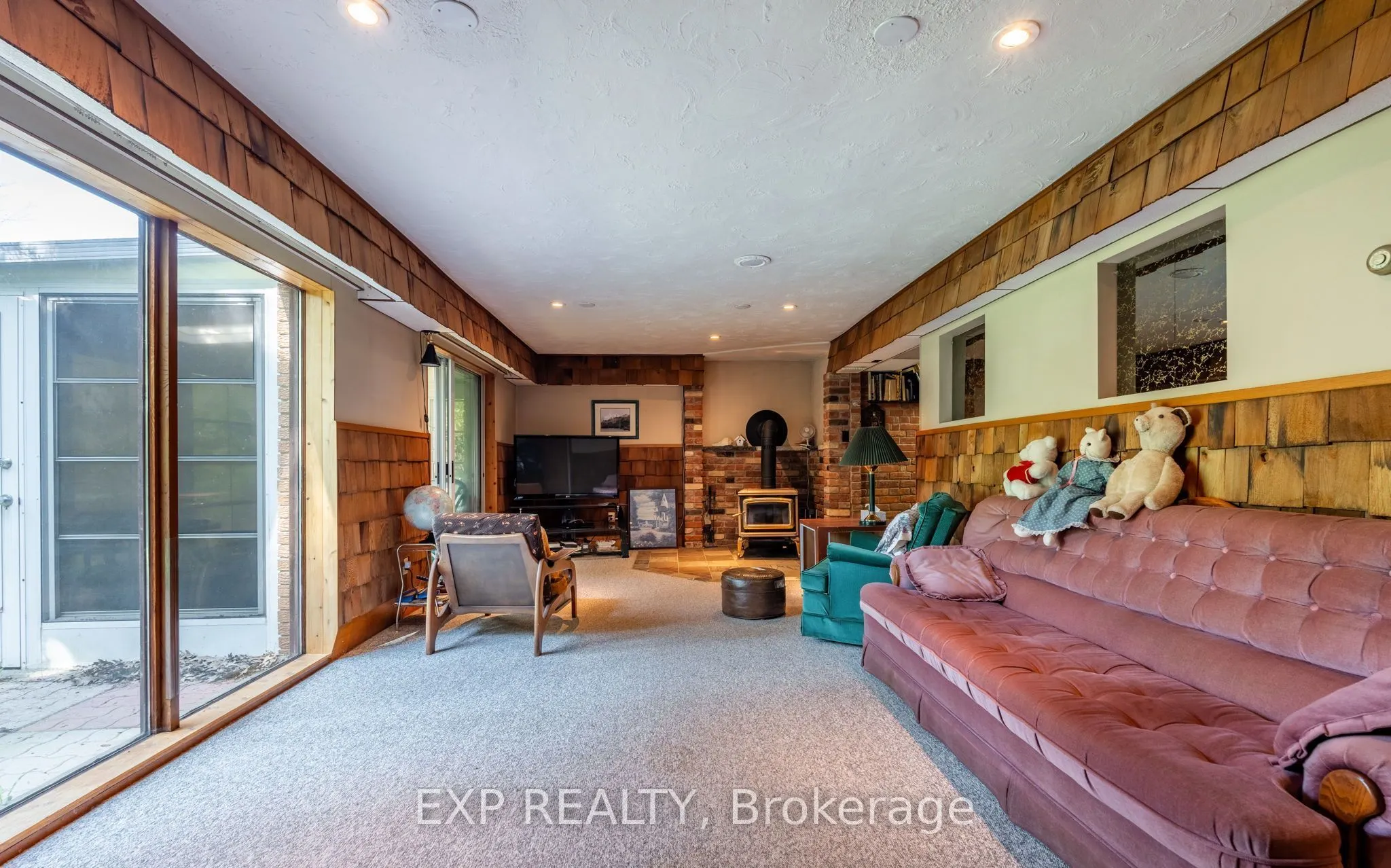 1215 Derry Road