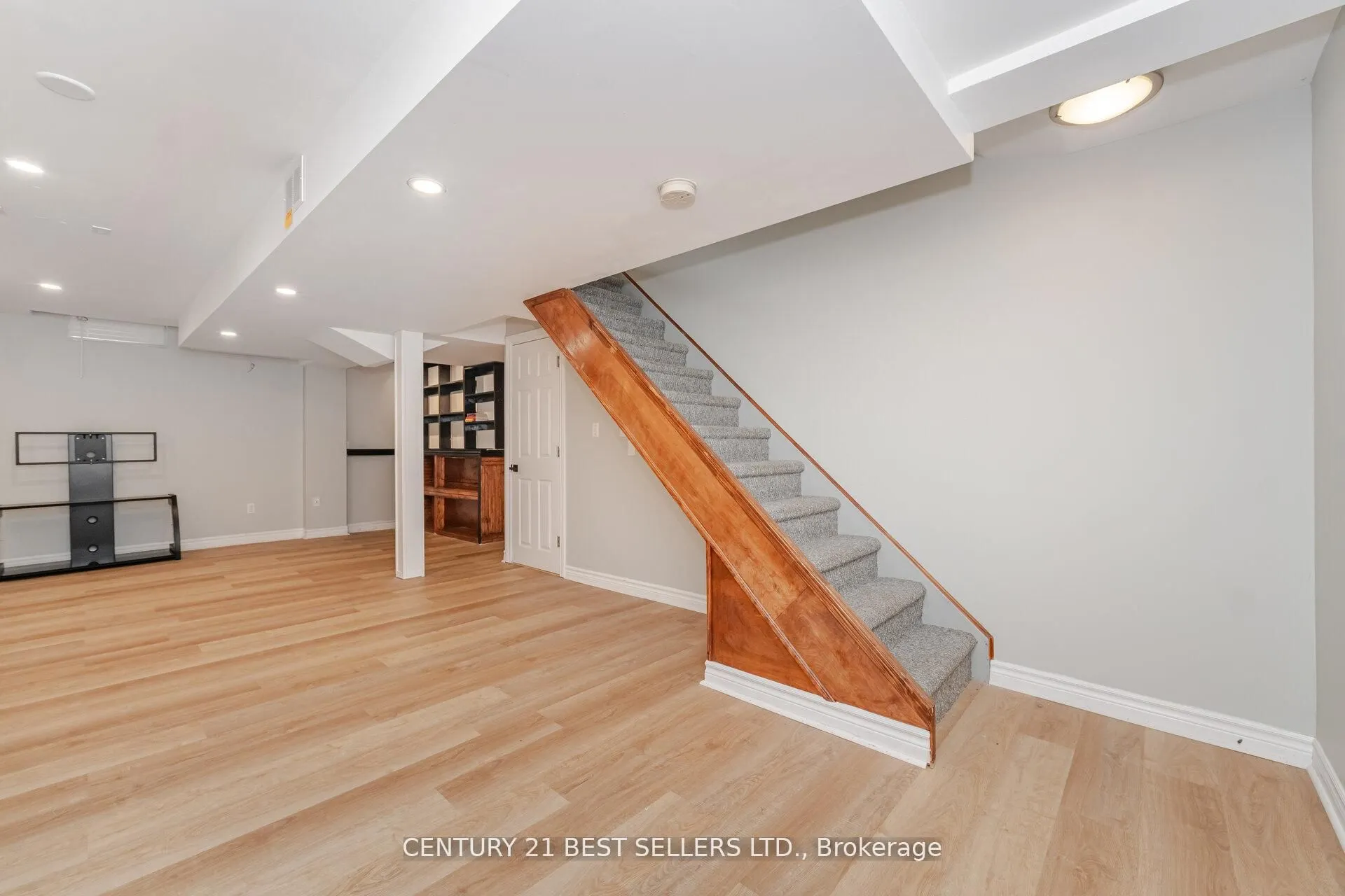 222 Andrews Trail
